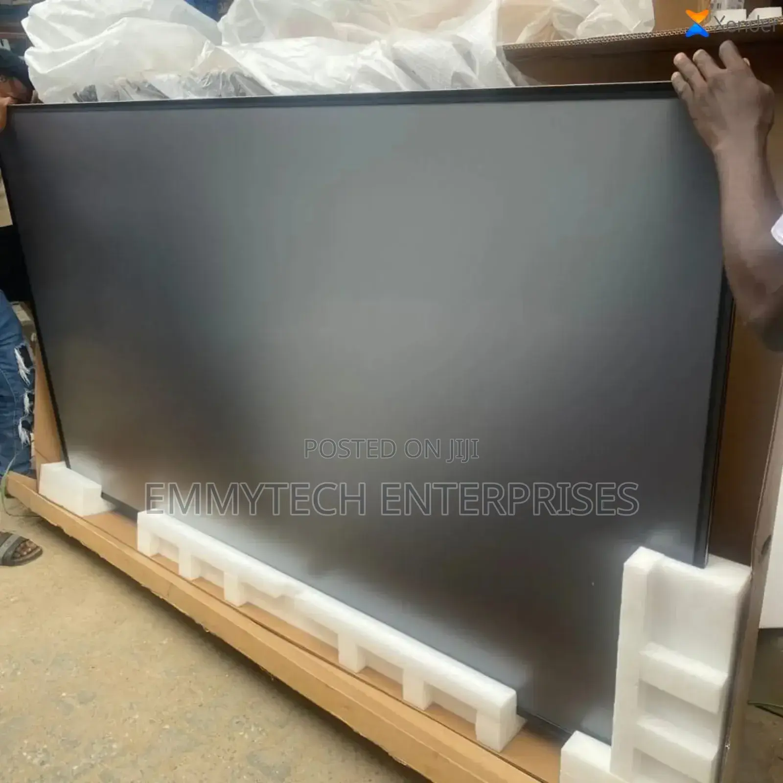 Hisense Laser Screen Television Set 100"Inches Tv LVST