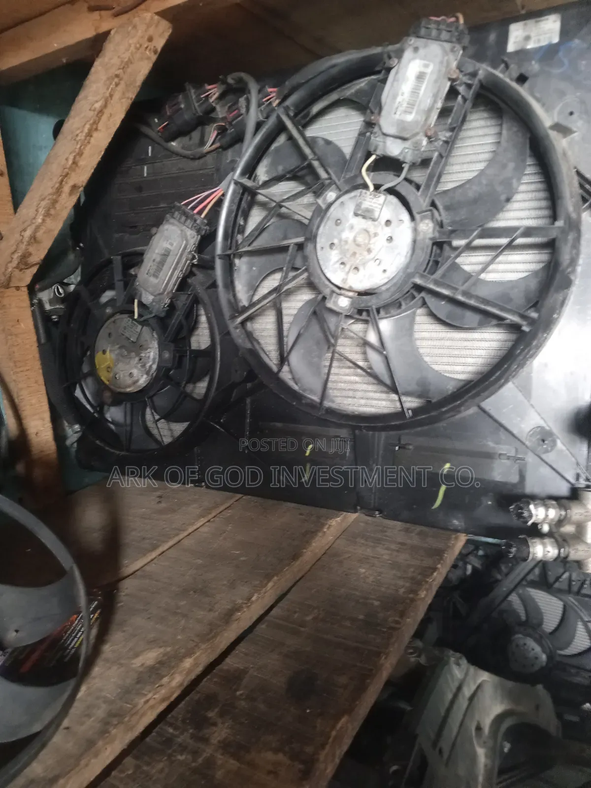 Radiator, Fan and Condenser for Porsche Touareg 2012-2013