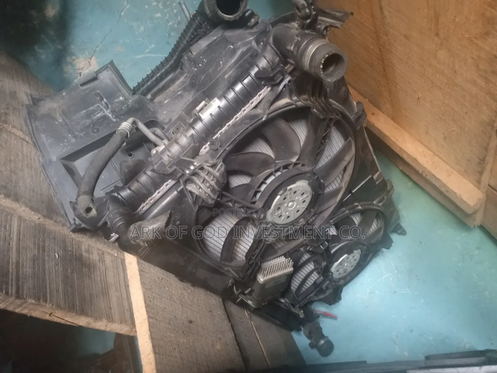 Radiator, Fan and Condenser for Porsche Touareg 2012-2013