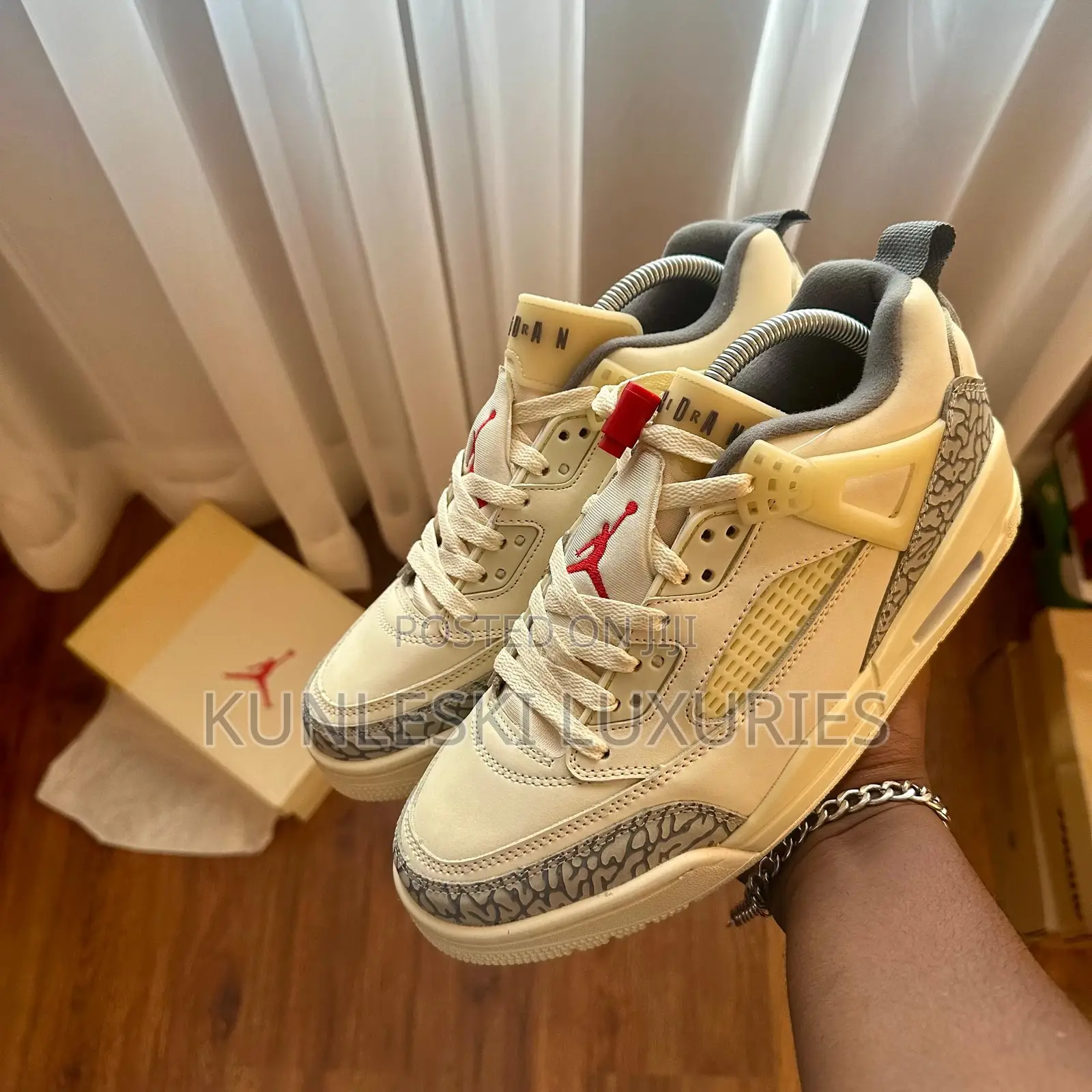 Original Jordan Spizike Low in Sail / Coconut Milk Sneakers