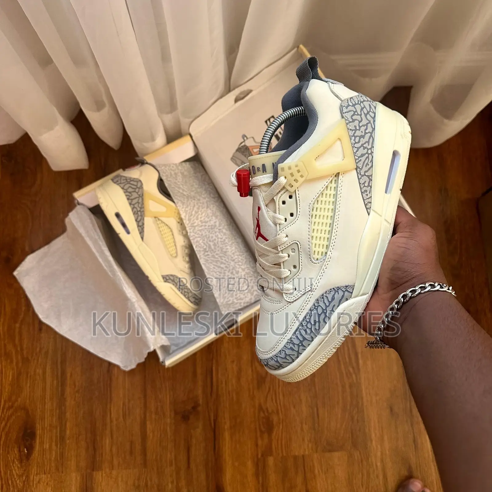 Original Jordan Spizike Low in Sail / Coconut Milk Sneakers