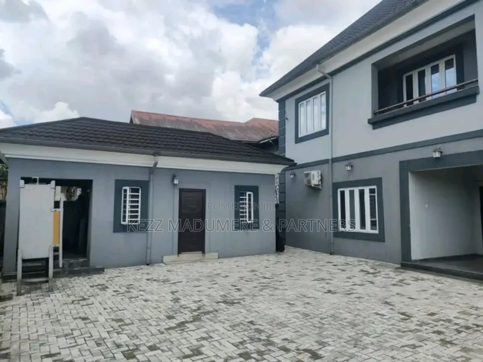 4bdrm Duplex in Off Mummy B Road, for sale