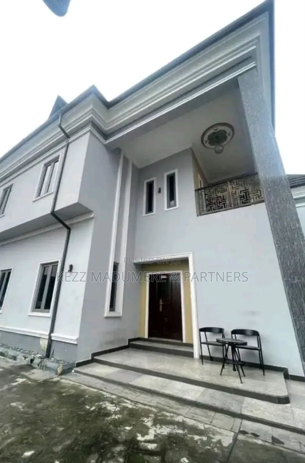 6bdrm Duplex in Off Stadium Road , for sale