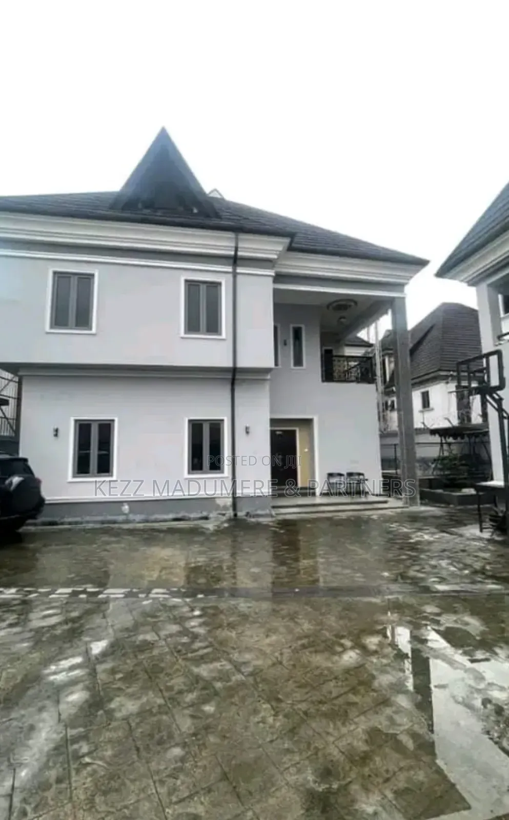 6bdrm Duplex in Off Stadium Road , for sale