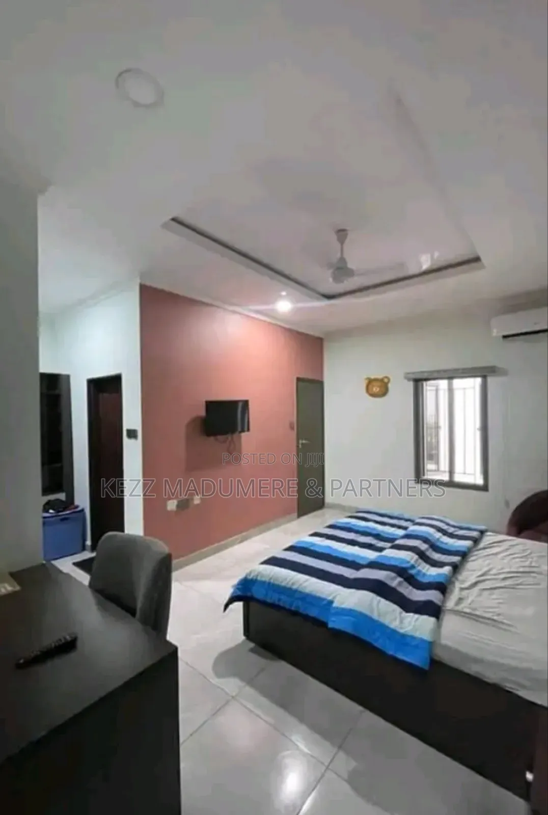 6bdrm Duplex in Off Stadium Road , for sale