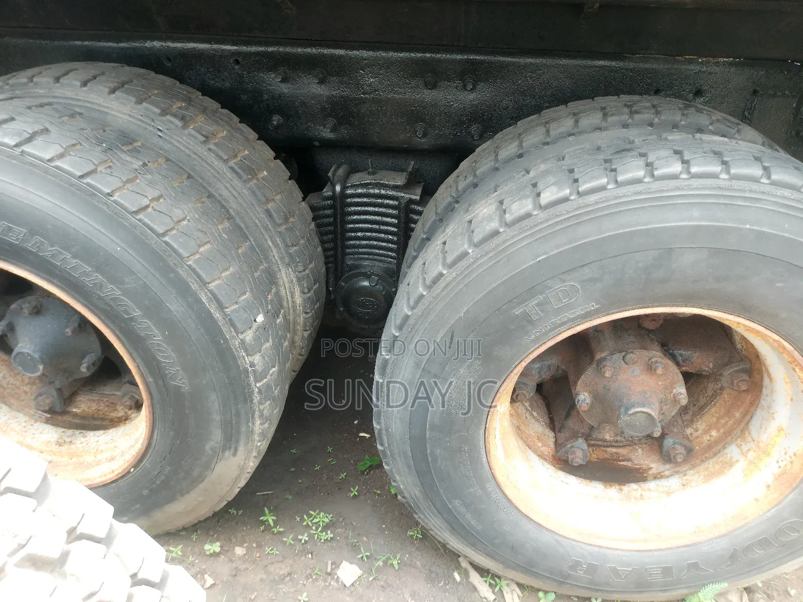 Tokunbo Double Gear Lever Rmodel Mack Ten Tyres Dump Truck B