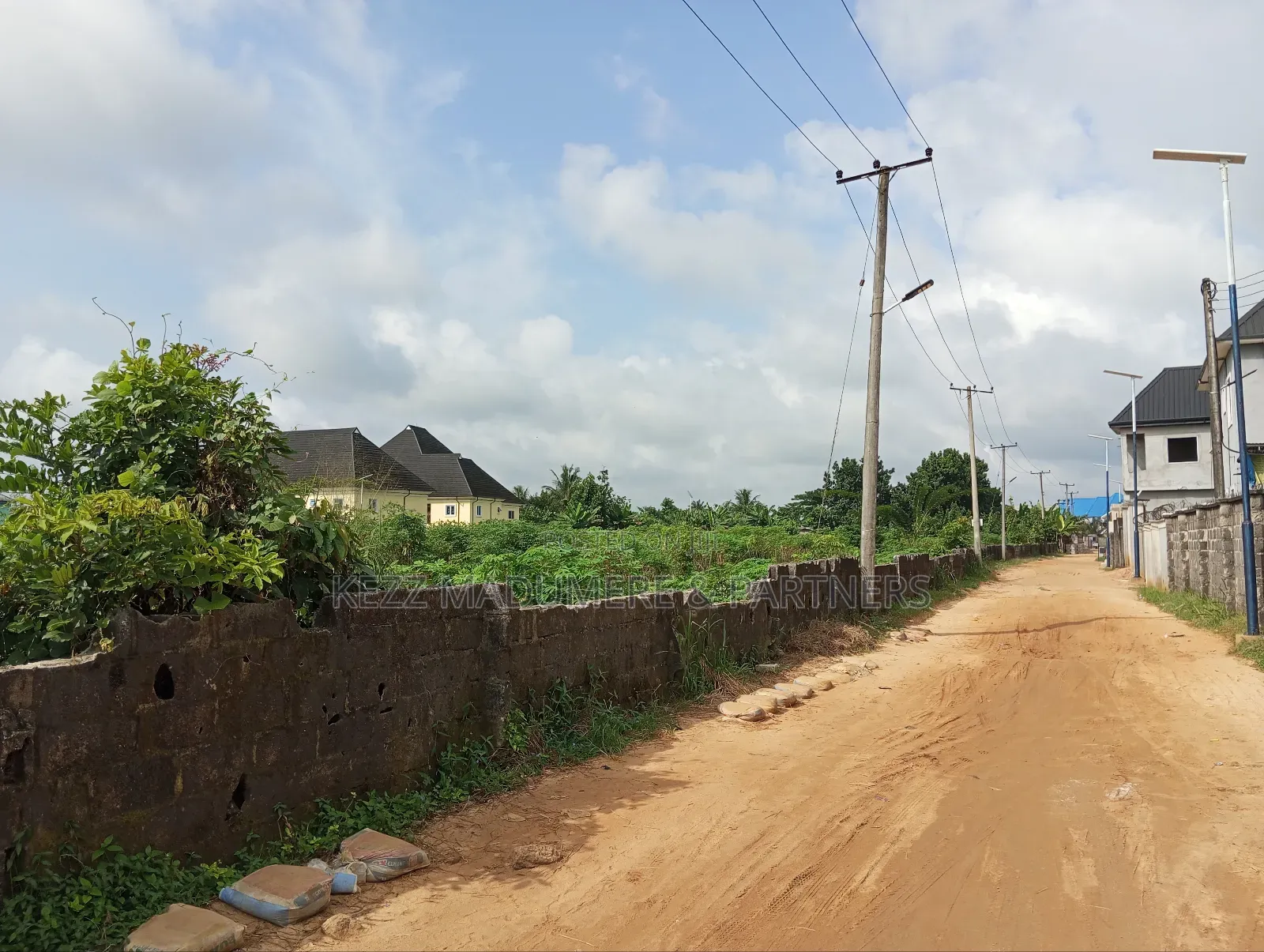 For Sale : 2 Plots at Road 5 , Off Sars Rd, Rumuaghulu, Ph