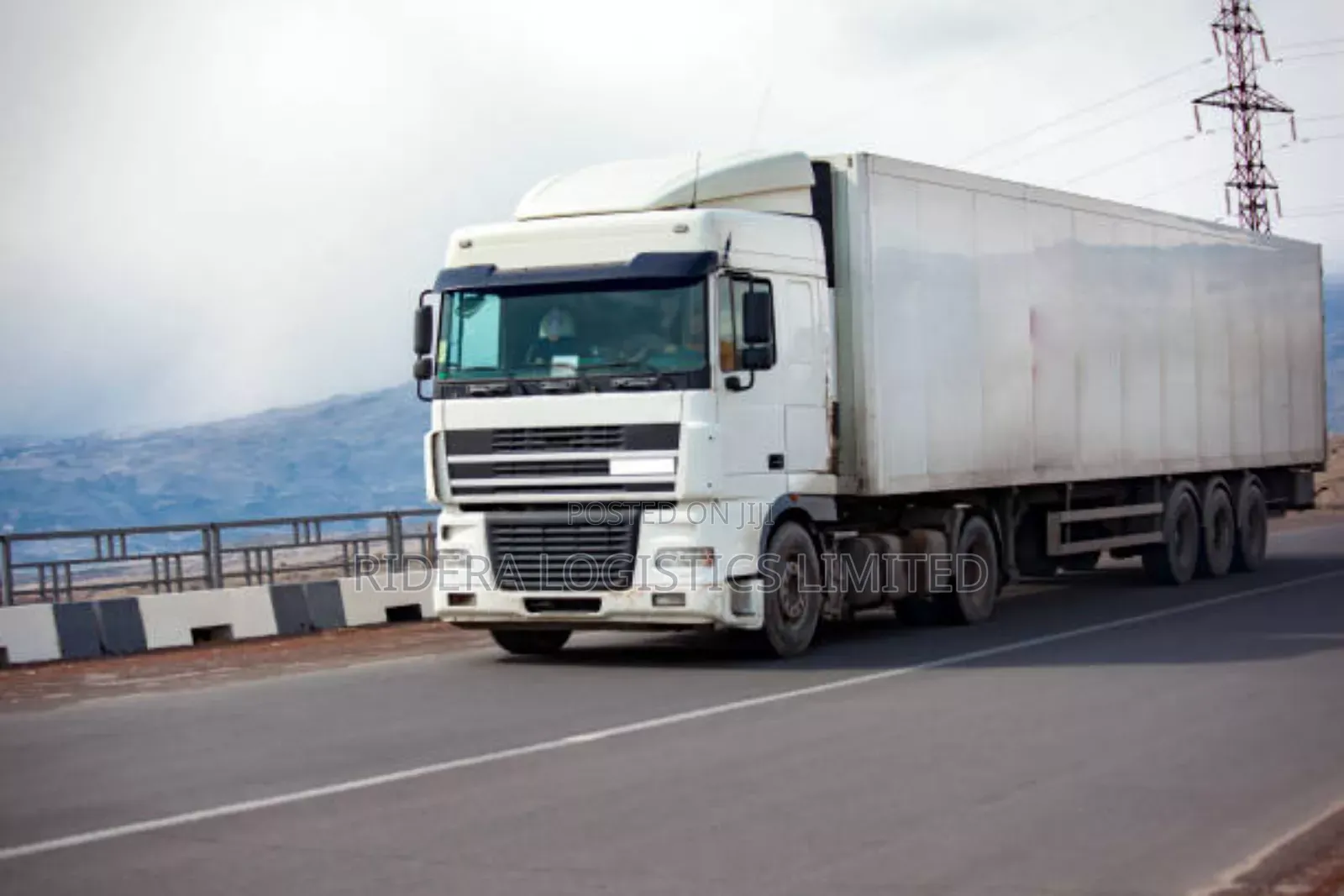 Spacious Logistics Truck in Surulere for Hire