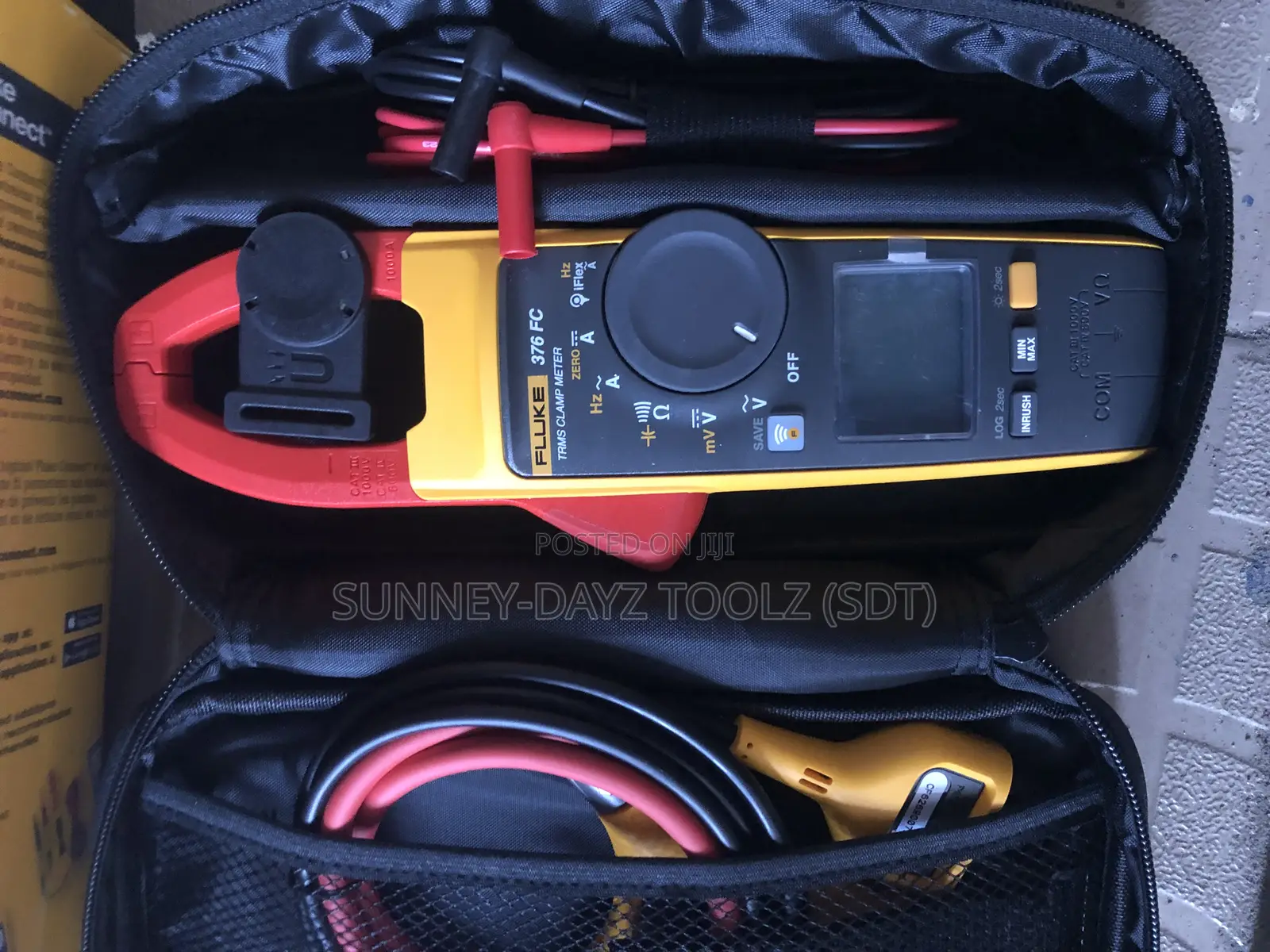 Fluke Wireless True-RMS Ac/Dc Clamp Meter