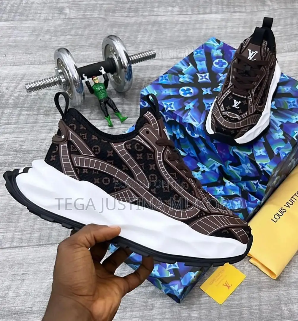 High Quality Louis Vuitton Unisex Footwear