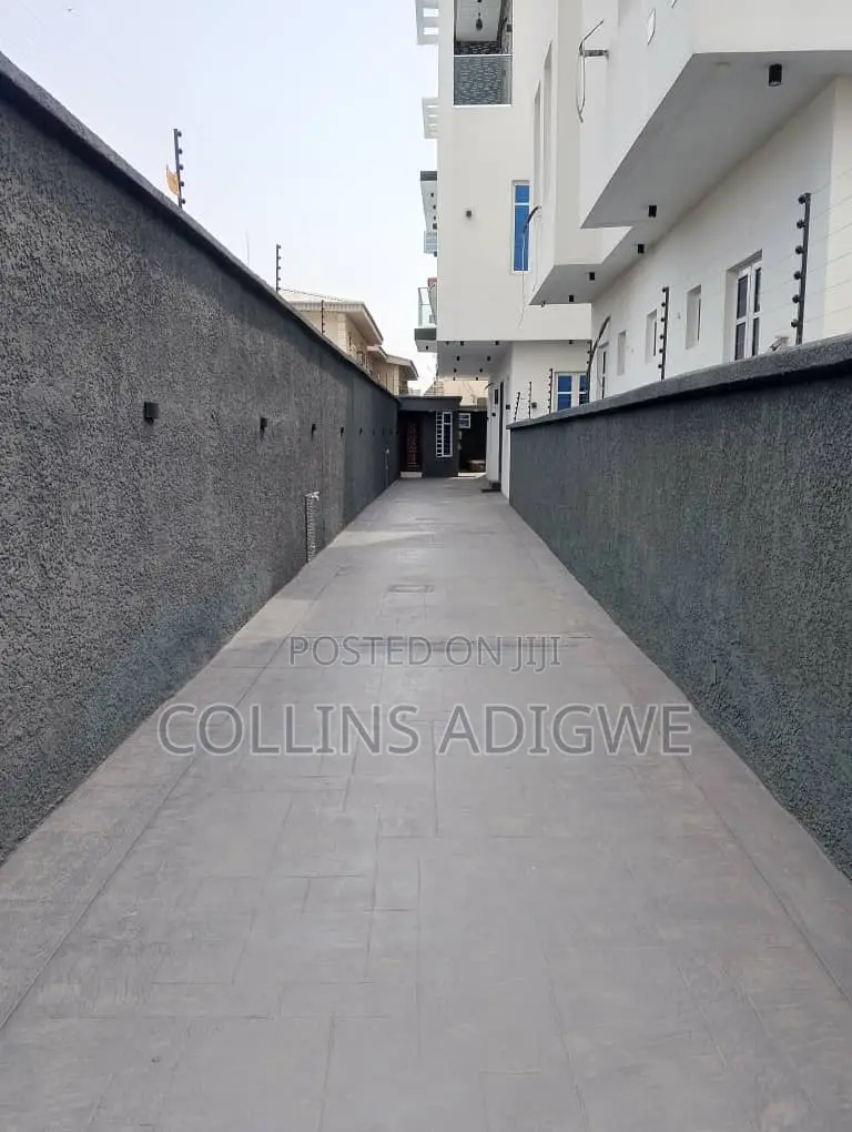 5bdrm Duplex in Agungi/Osapa for sale