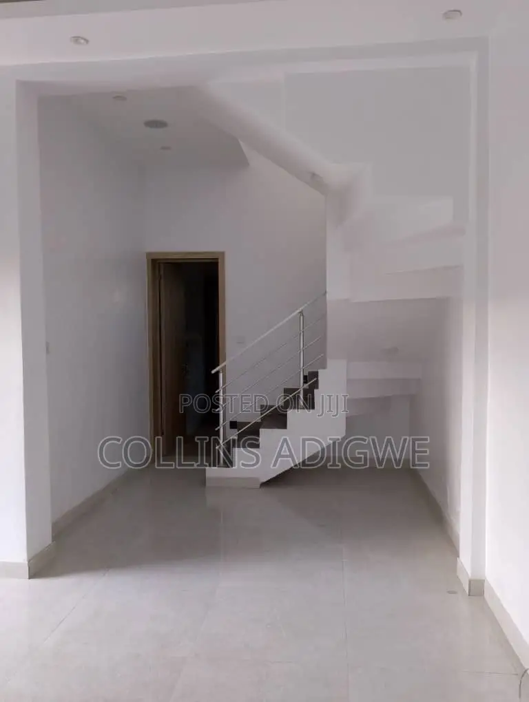5bdrm Duplex in Agungi/Osapa for sale