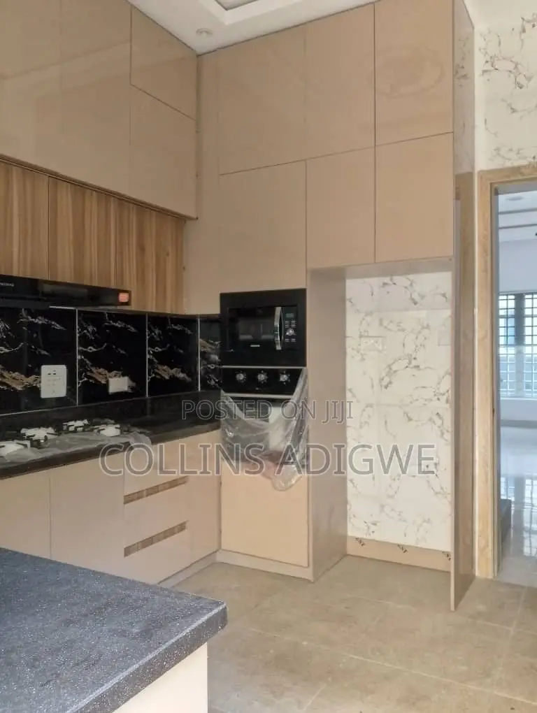 5bdrm Duplex in Agungi/Osapa for sale