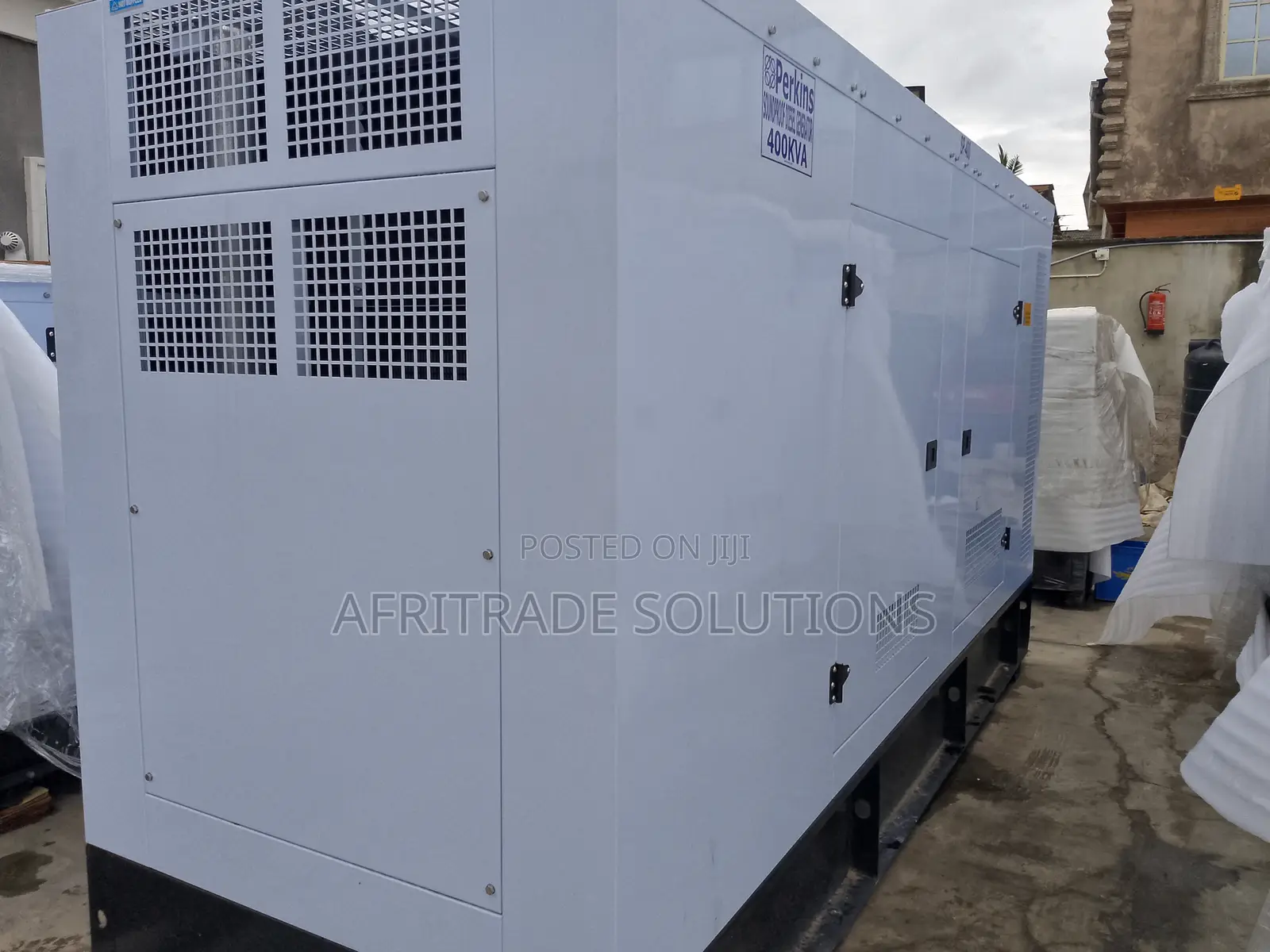 Price -Friendly Perkins 400kva Soundproof Generator 00600
