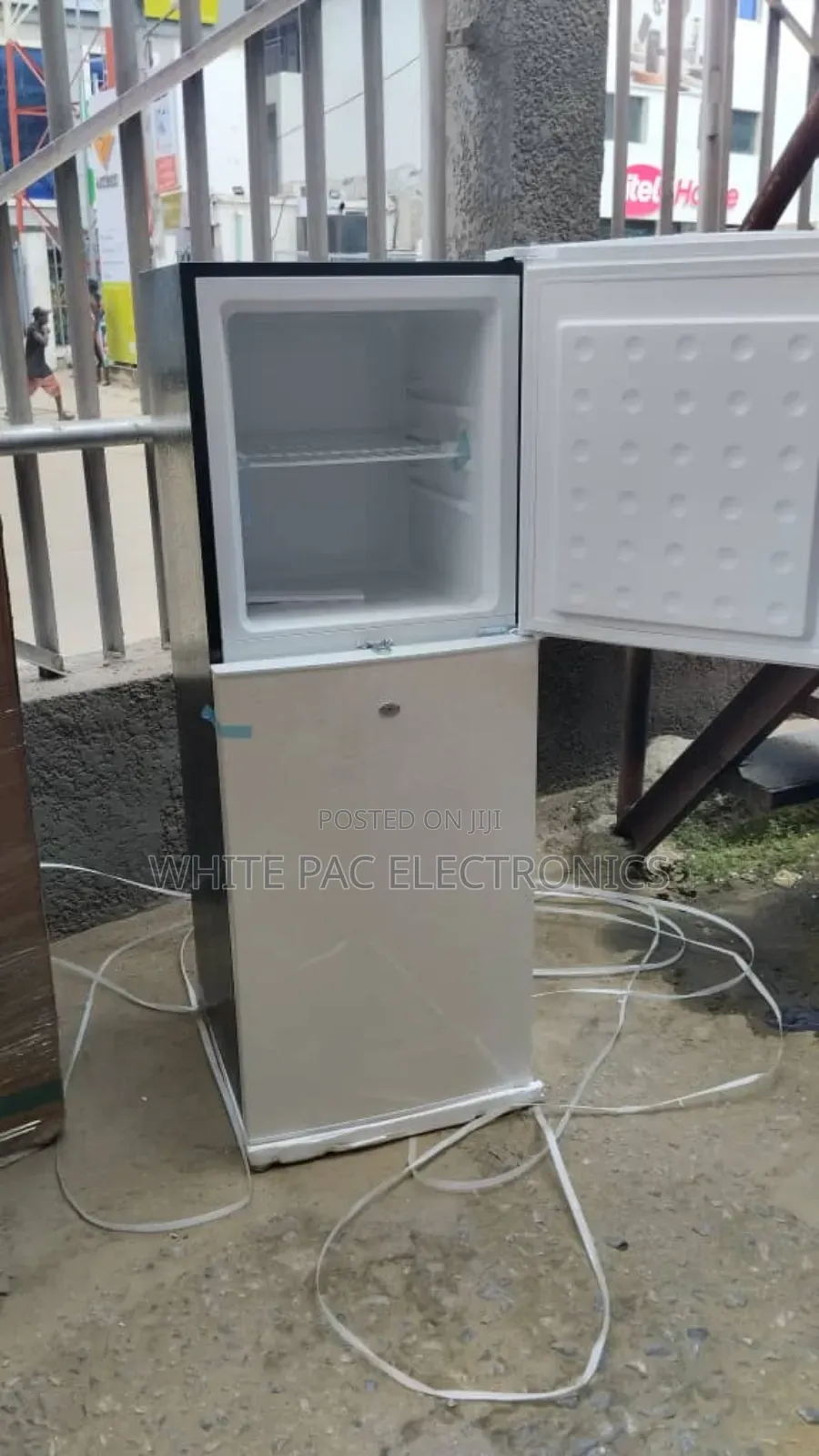 LG Double Door 270-L Fridge / Freezer Faster Extra Freezing