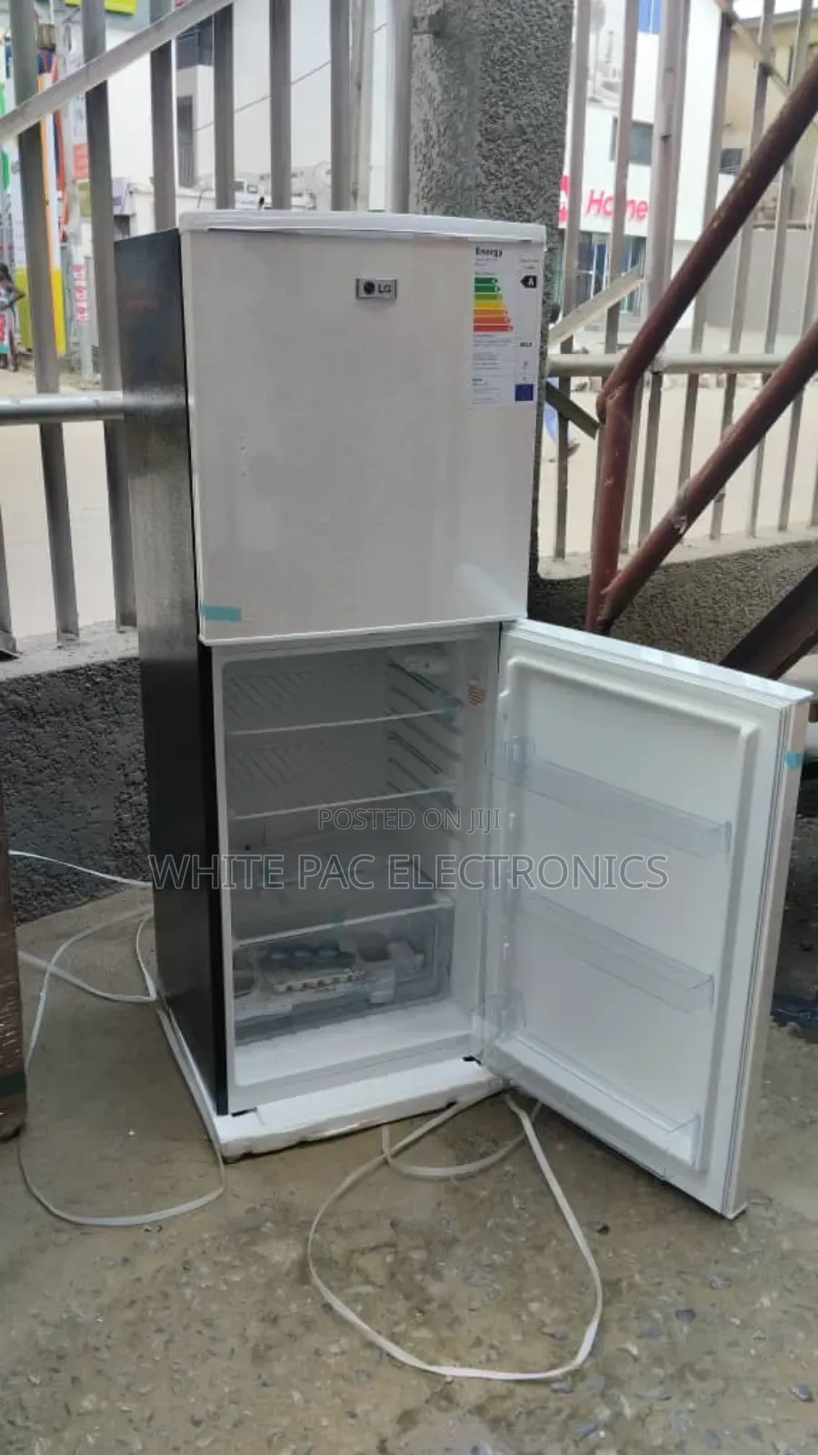 LG Double Door 270-L Fridge / Freezer Faster Extra Freezing