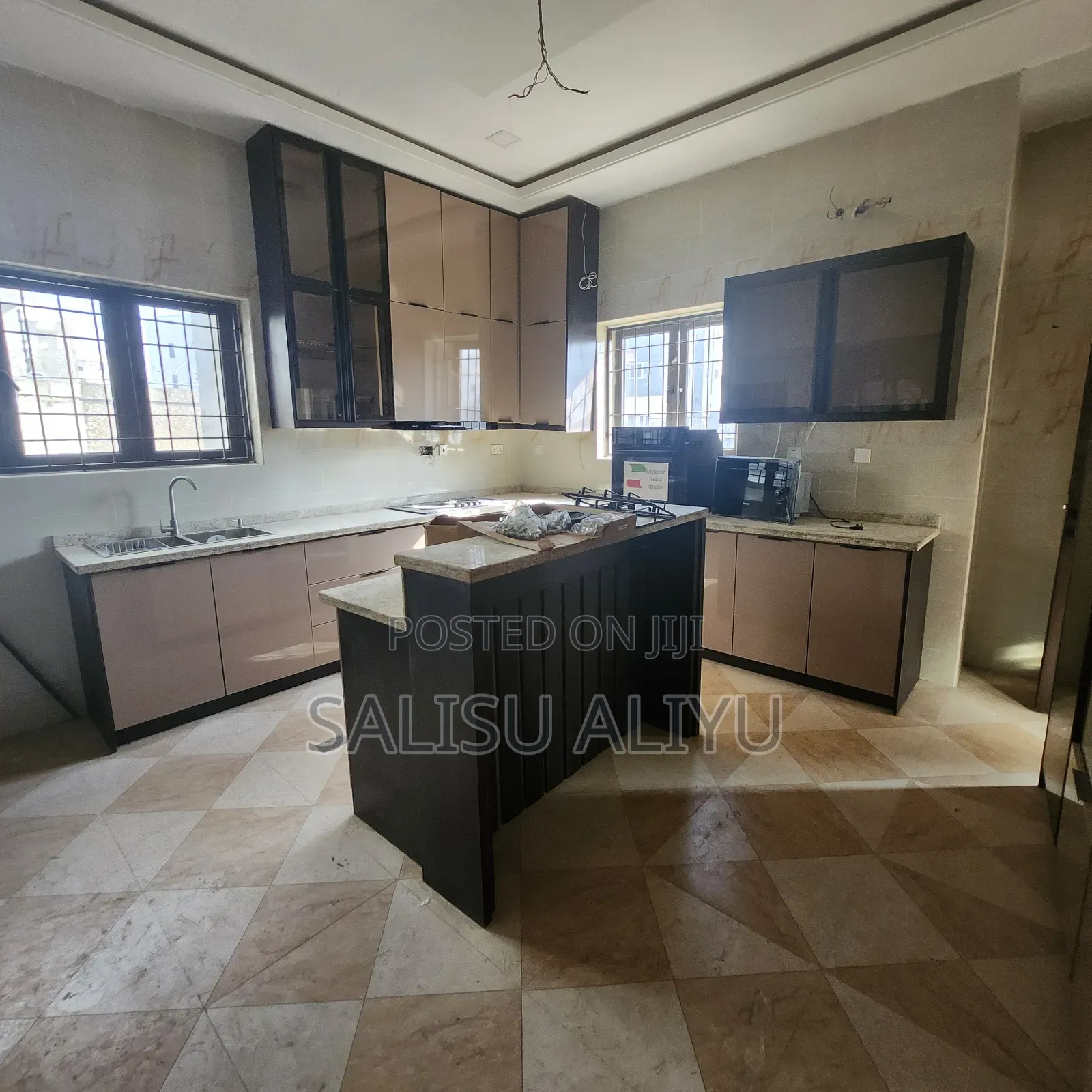 5bdrm Townhouse/Terrace in Jahi Gilmore. for sale