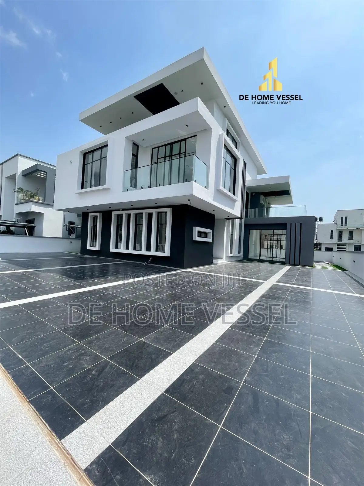 5bdrm Duplex in Lekki for sale
