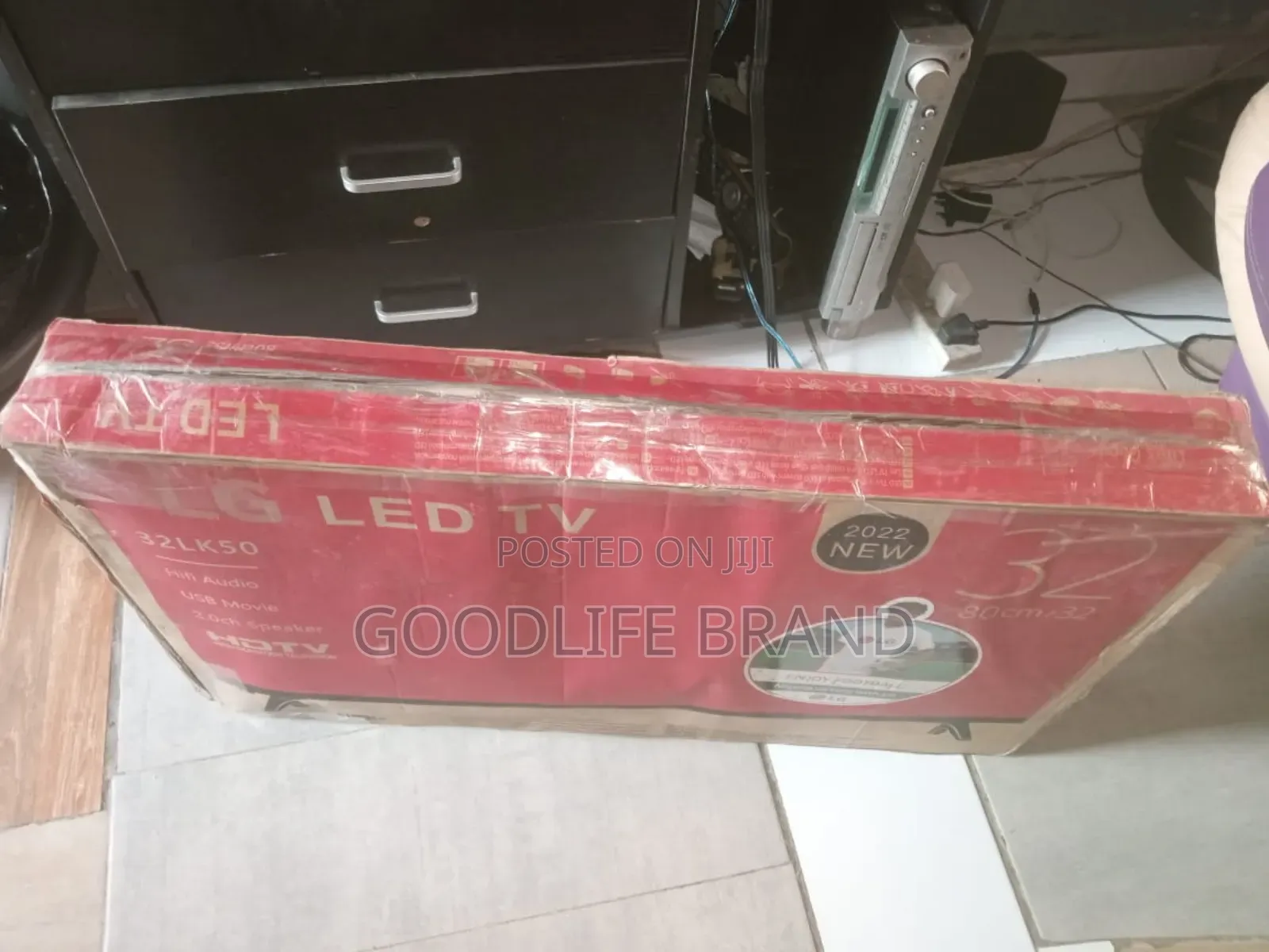 Lg TV Set 32 Inches Wall Mounted