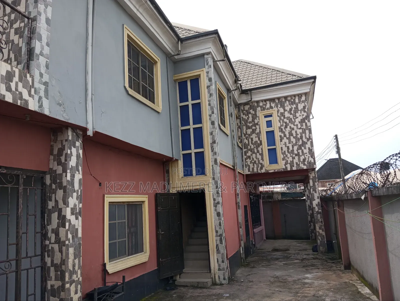 8bdrm Block of Flats in Off Sars Road, for sale