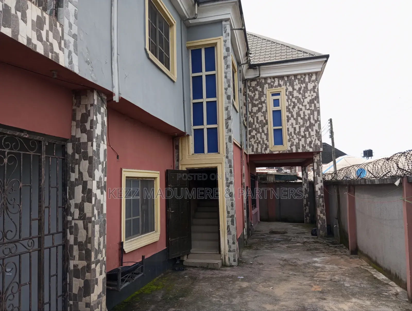 8bdrm Block of Flats in Off Sars Road, for sale