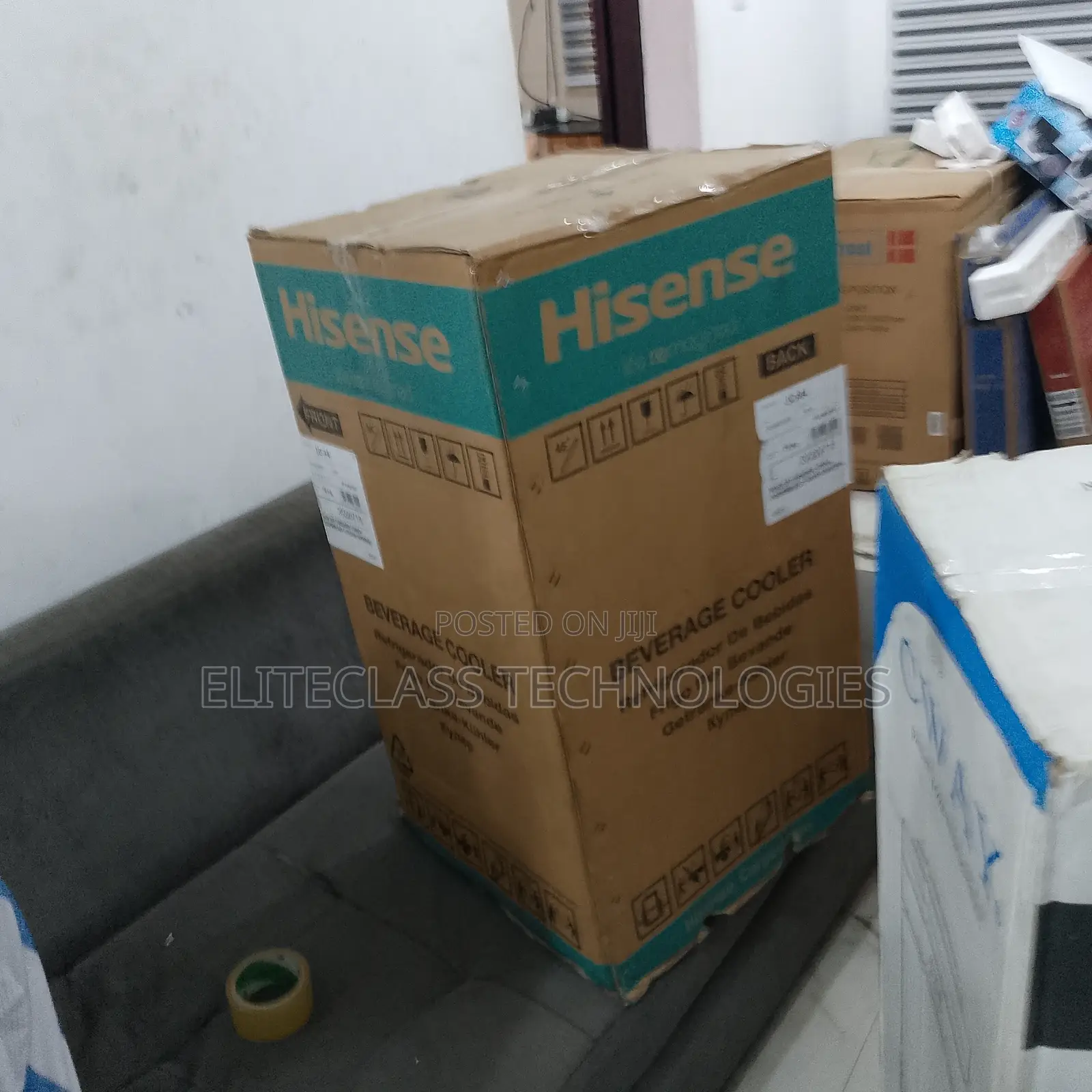 Hisense Ultimate Portable 91L Glass Door Beverage Cooler