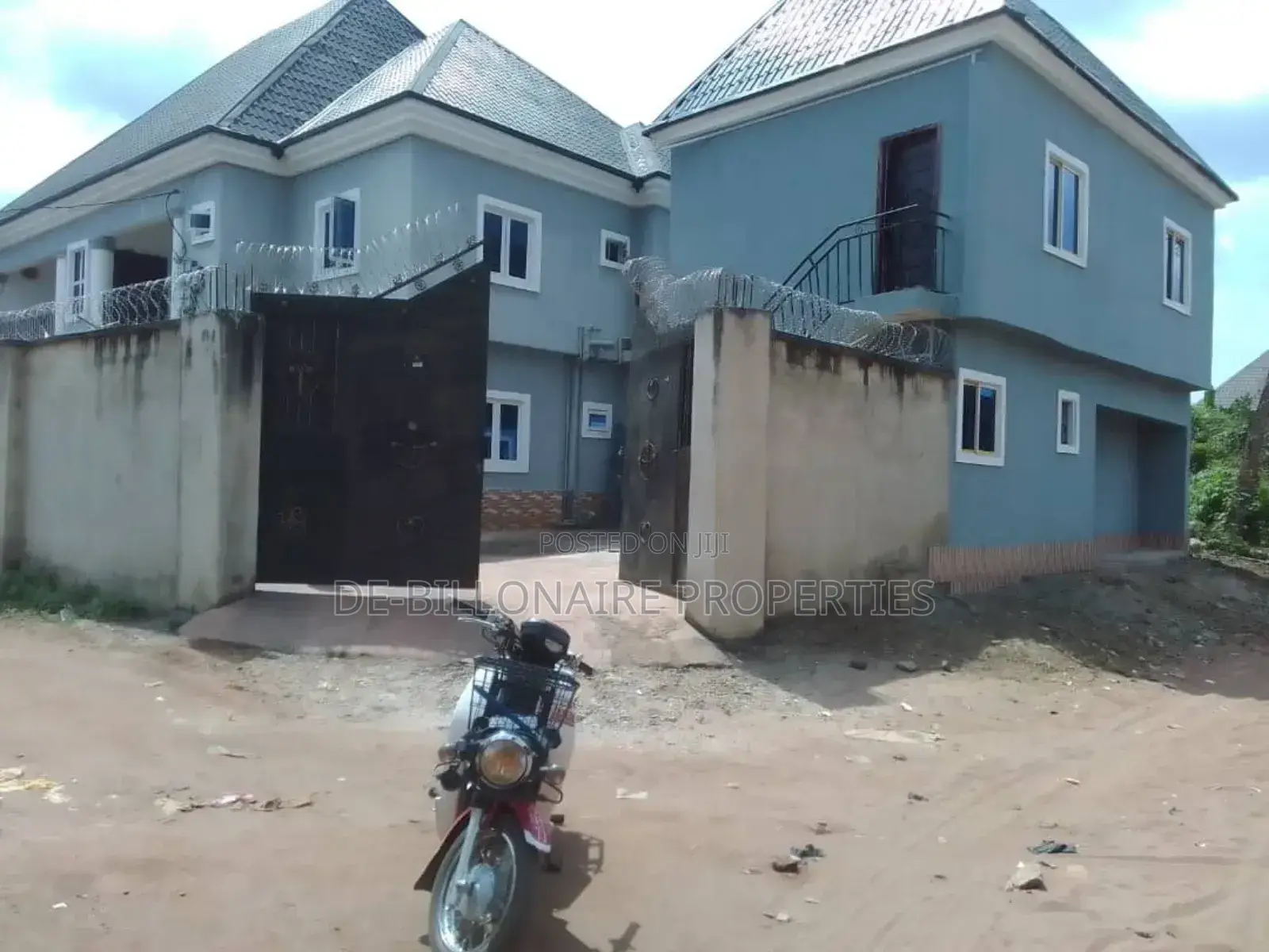 2bdrm Block of Flats in Mcc, Owerri for sale