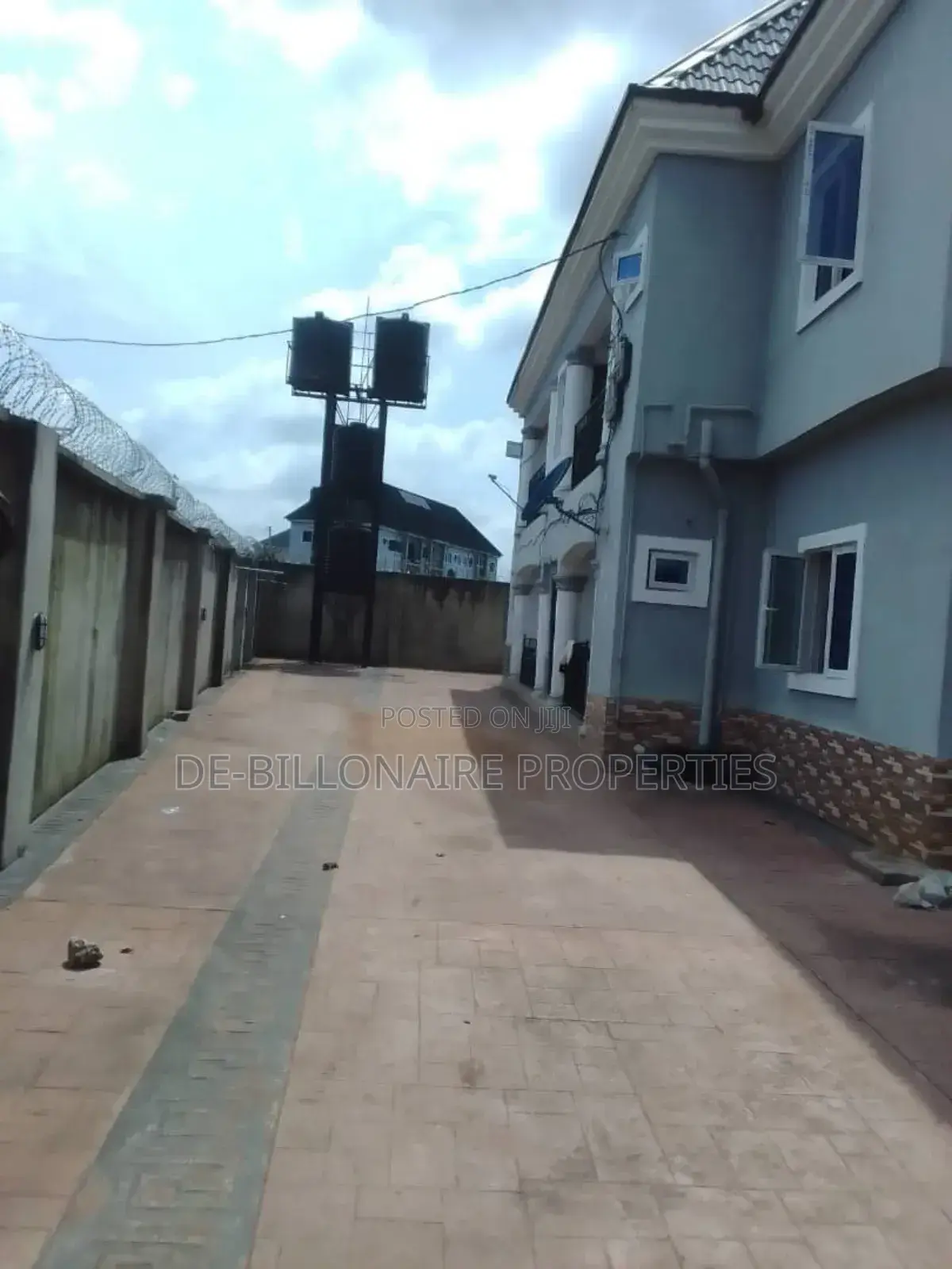 2bdrm Block of Flats in Mcc, Owerri for sale