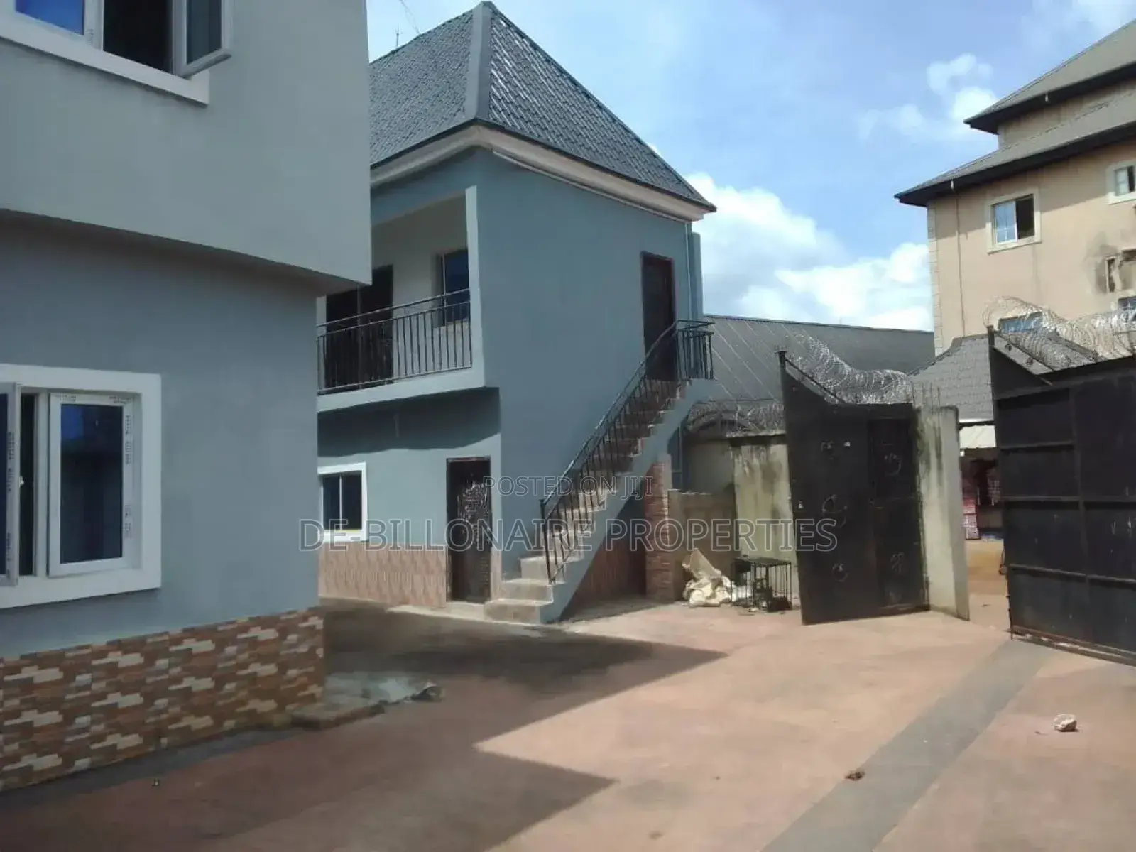 2bdrm Block of Flats in Mcc, Owerri for sale
