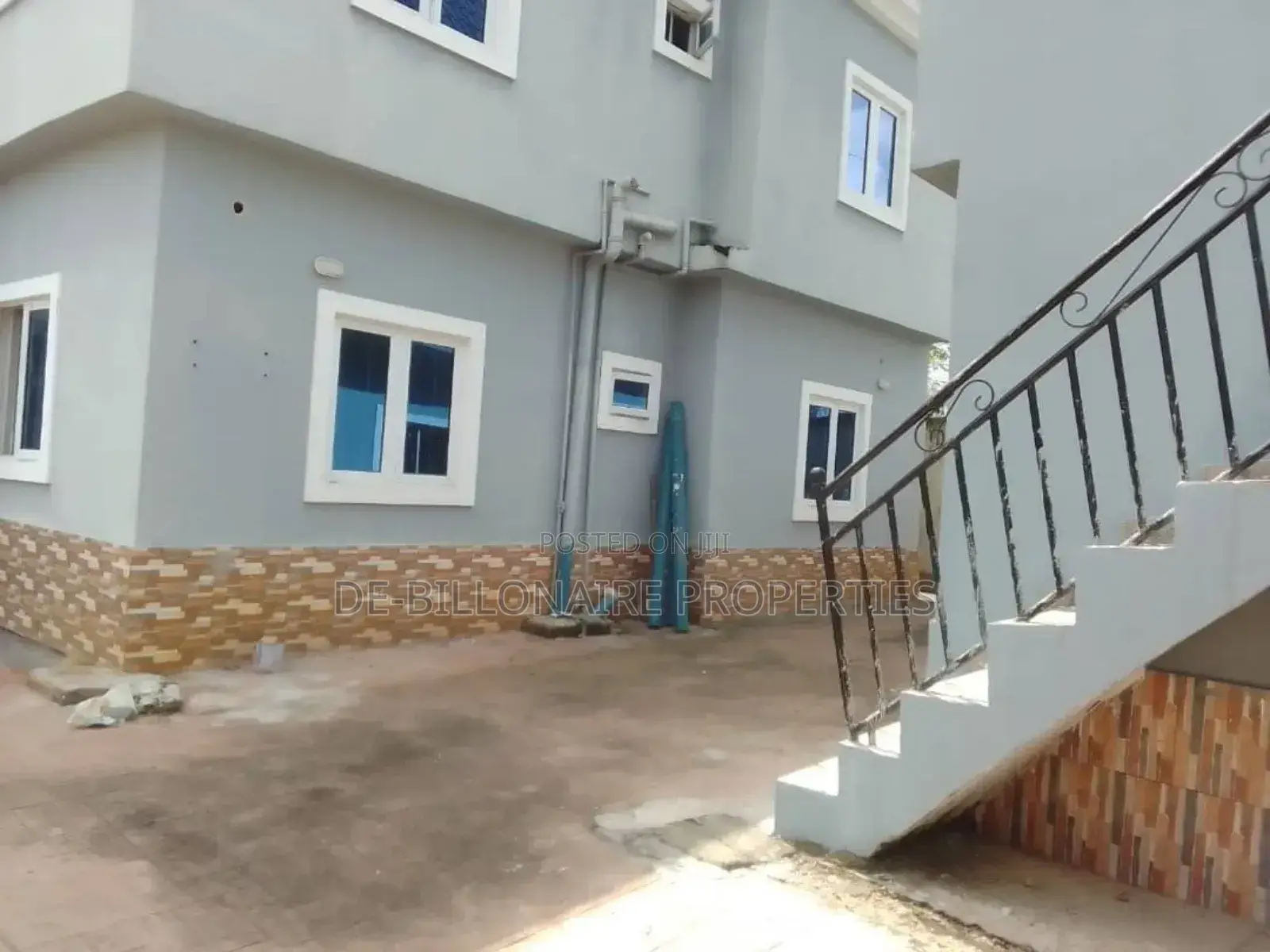 2bdrm Block of Flats in Mcc, Owerri for sale