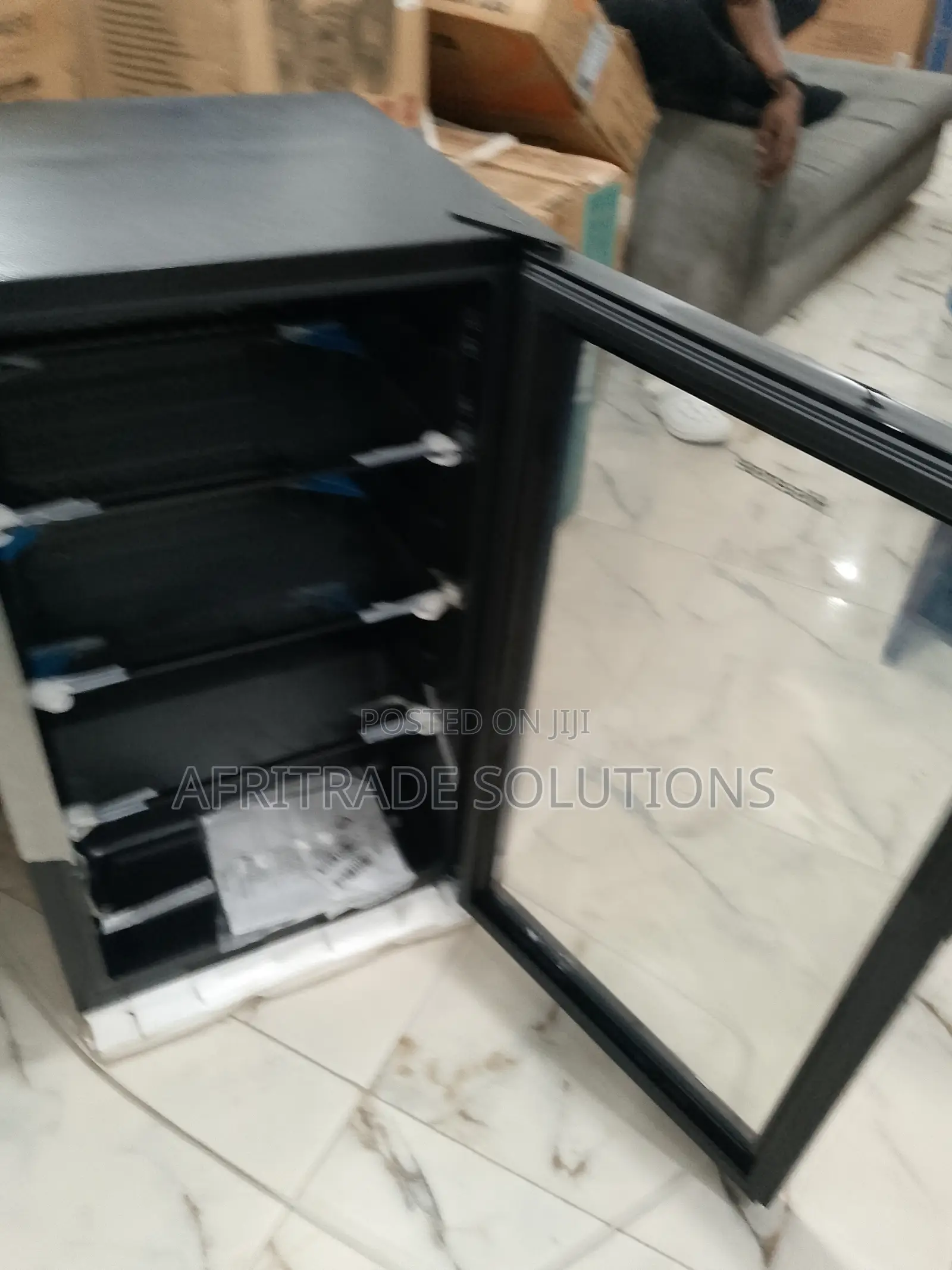 Best -Option Beverage Chiller Hisense 90l 0567