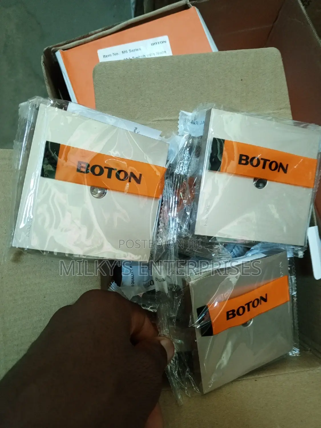 BOTON TV Socket (Golden Color)