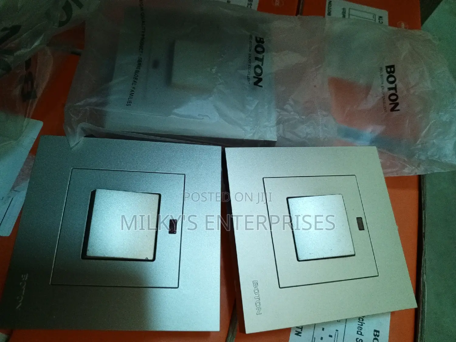 BOTON Water Heater Socket (Golden Color)