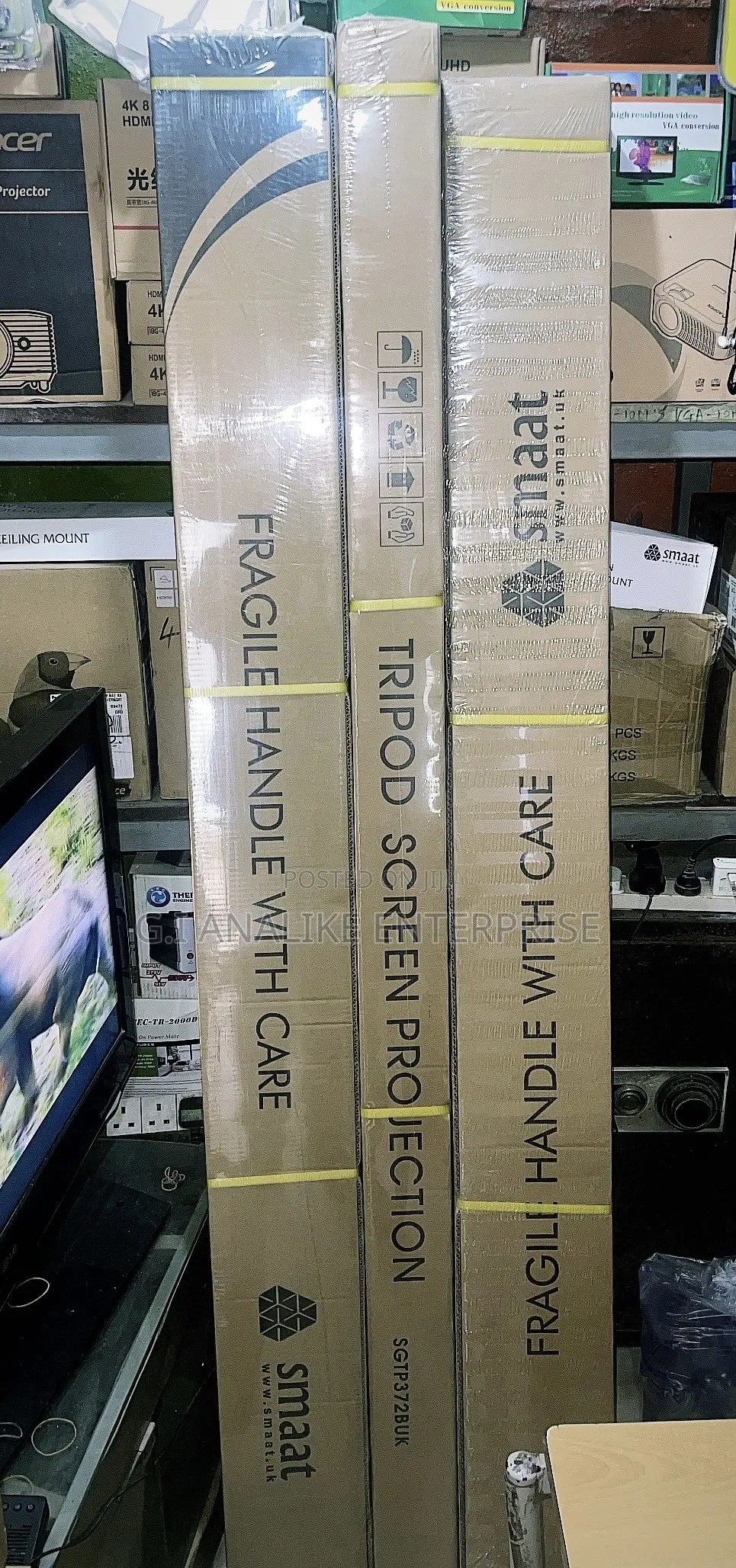 Smaat Tripod Screen 72” by 72”.