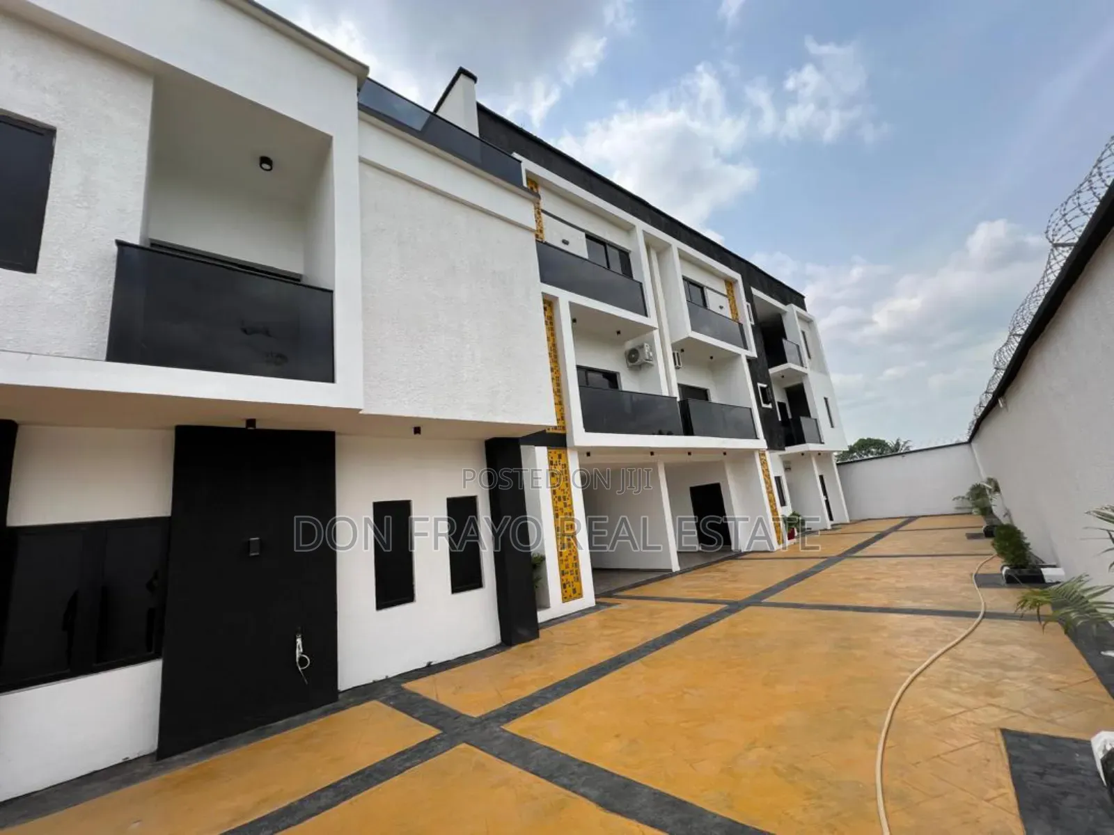 3 Beds Short Let Apt in Ikolaba Estate Near Bodija