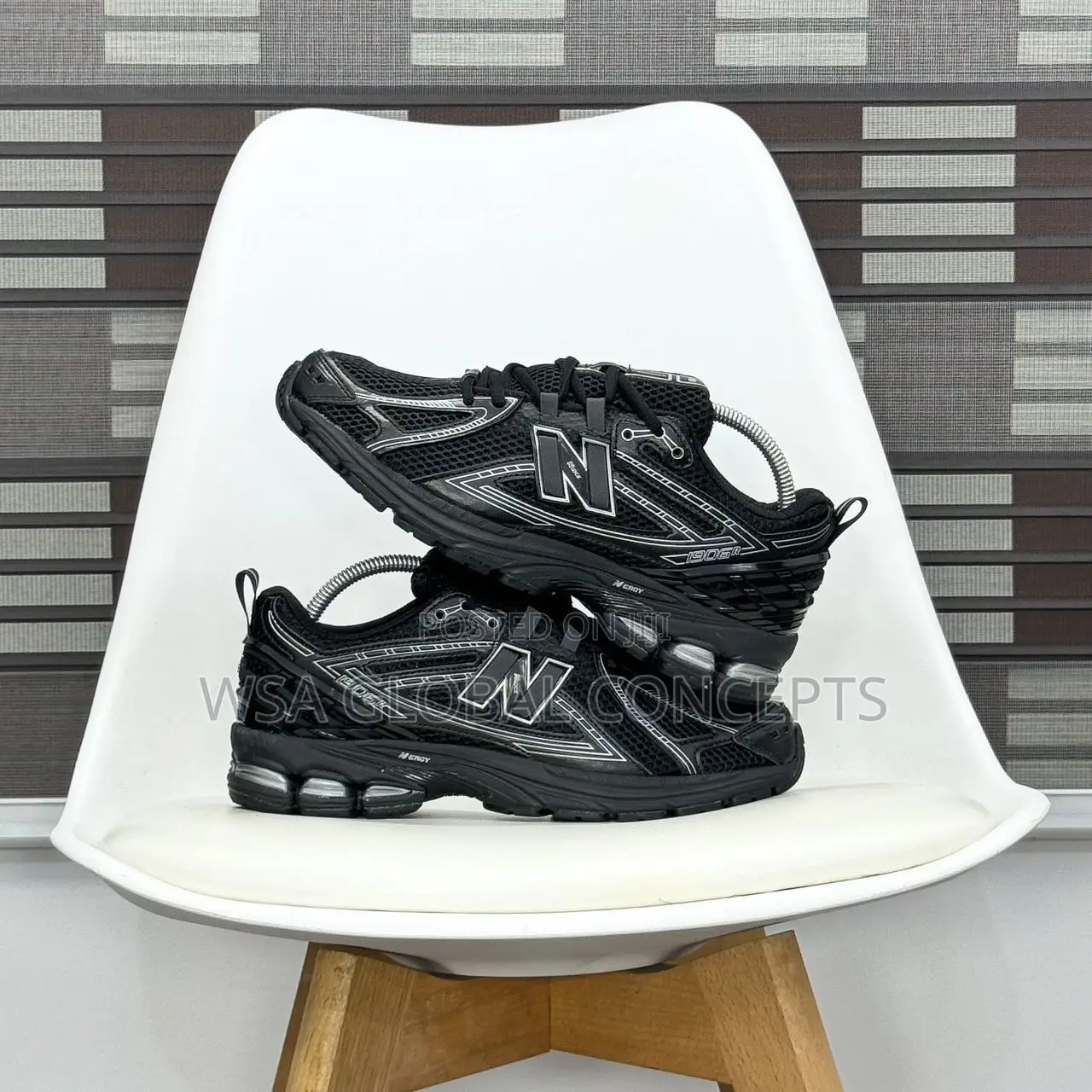 New Balance 1906R Black Metallic Silver