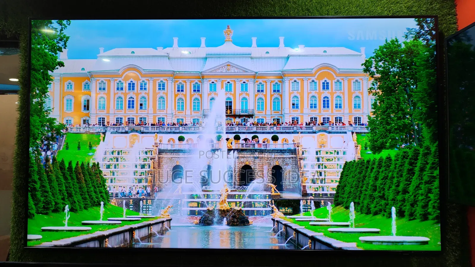 Samsung 75 Inch BU8000 Series Crystal UHD Smart HDR TV