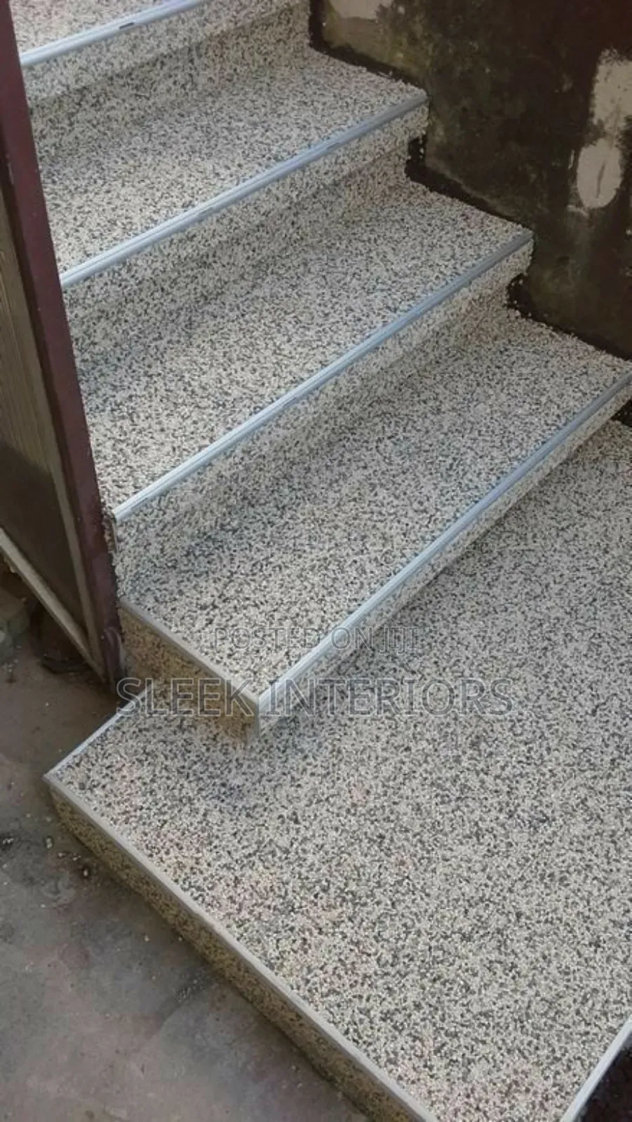 Gravel Bounded Floor