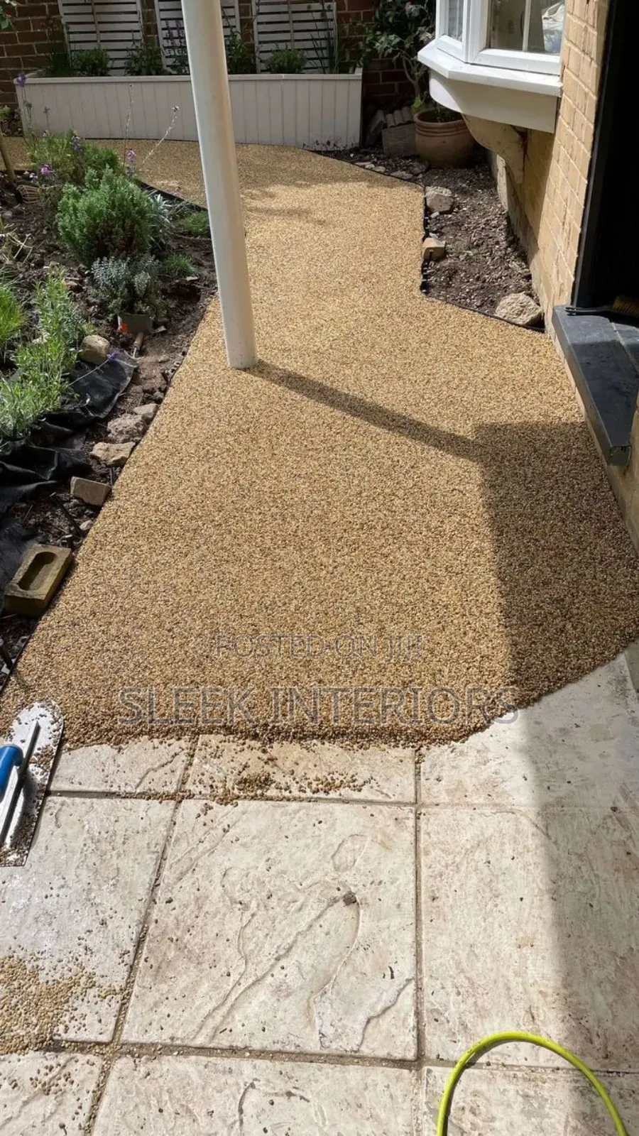 Gravel Bounded Floor