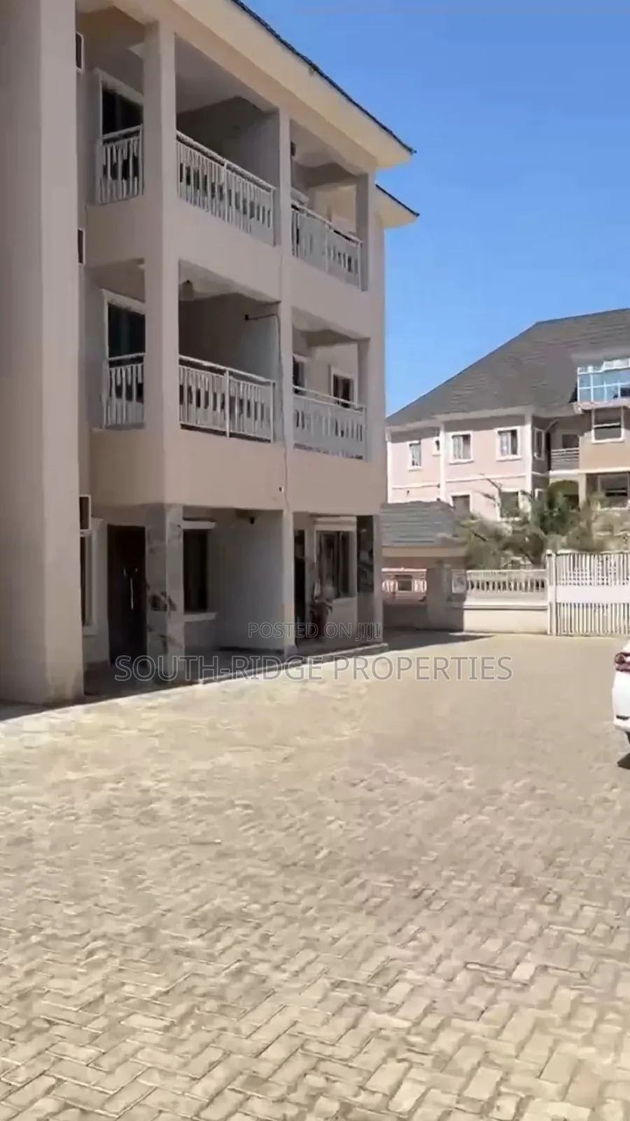 20bdrm Townhouse/Terrace in Wuye for Sale