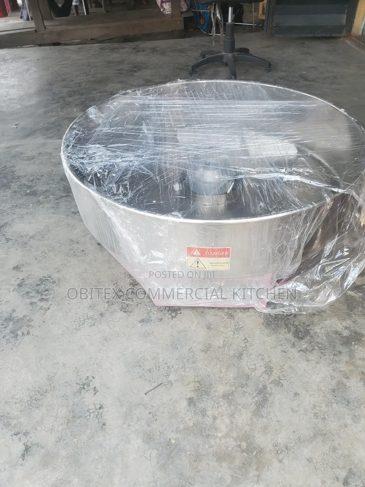 Commercial Electric Candyfloss Machine Is Available for Sale