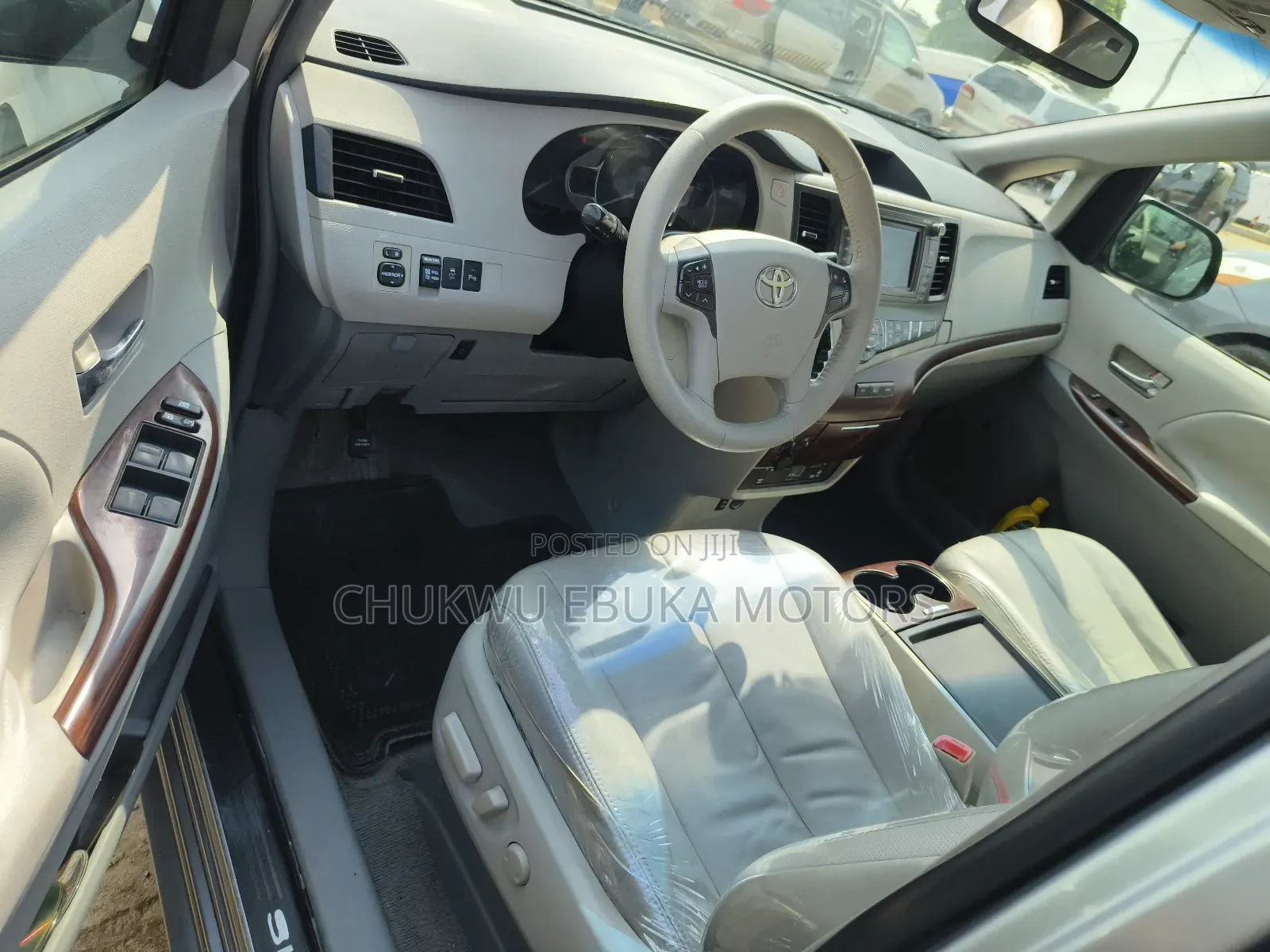 Toyota Sienna XLE 7 Passenger 2012 Silver