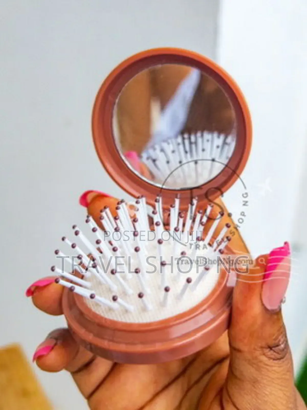 2-in-1 Mirror Brush Compact: Portable Beauty Essentials