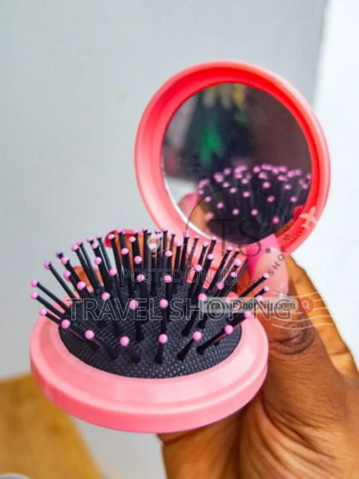 2-in-1 Mirror Brush Compact: Portable Beauty Essentials