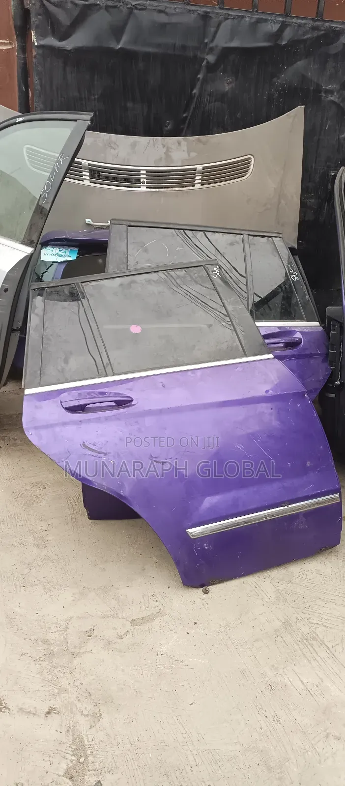 Mercedes Benz GLK 350 Door.