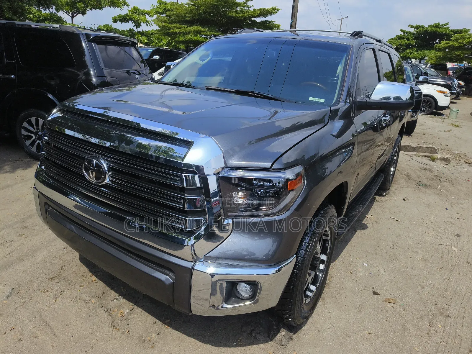 Toyota Sequoia Platinum 4x4 2019 Gray