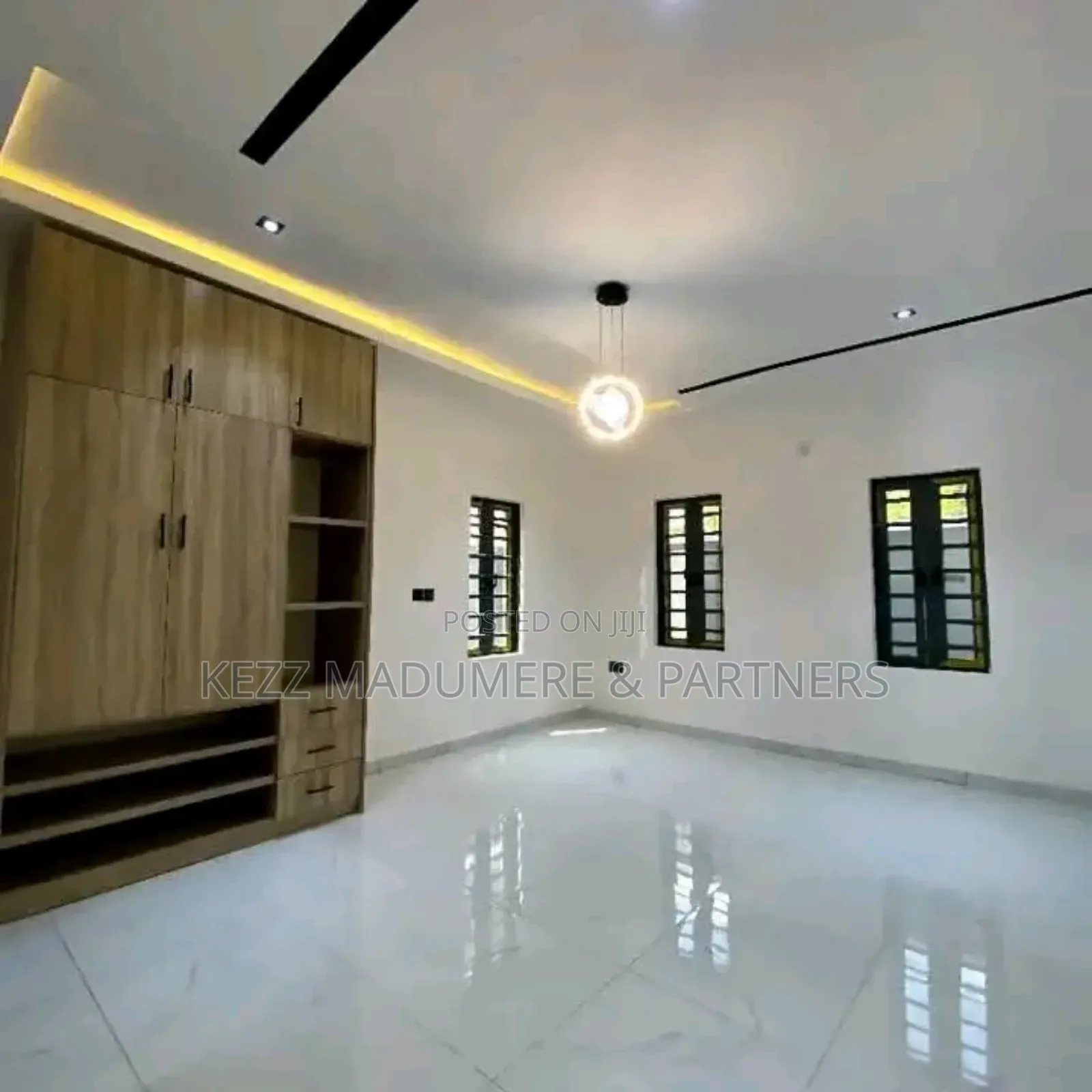 4bdrm Bungalow in Omachi Estate , for sale