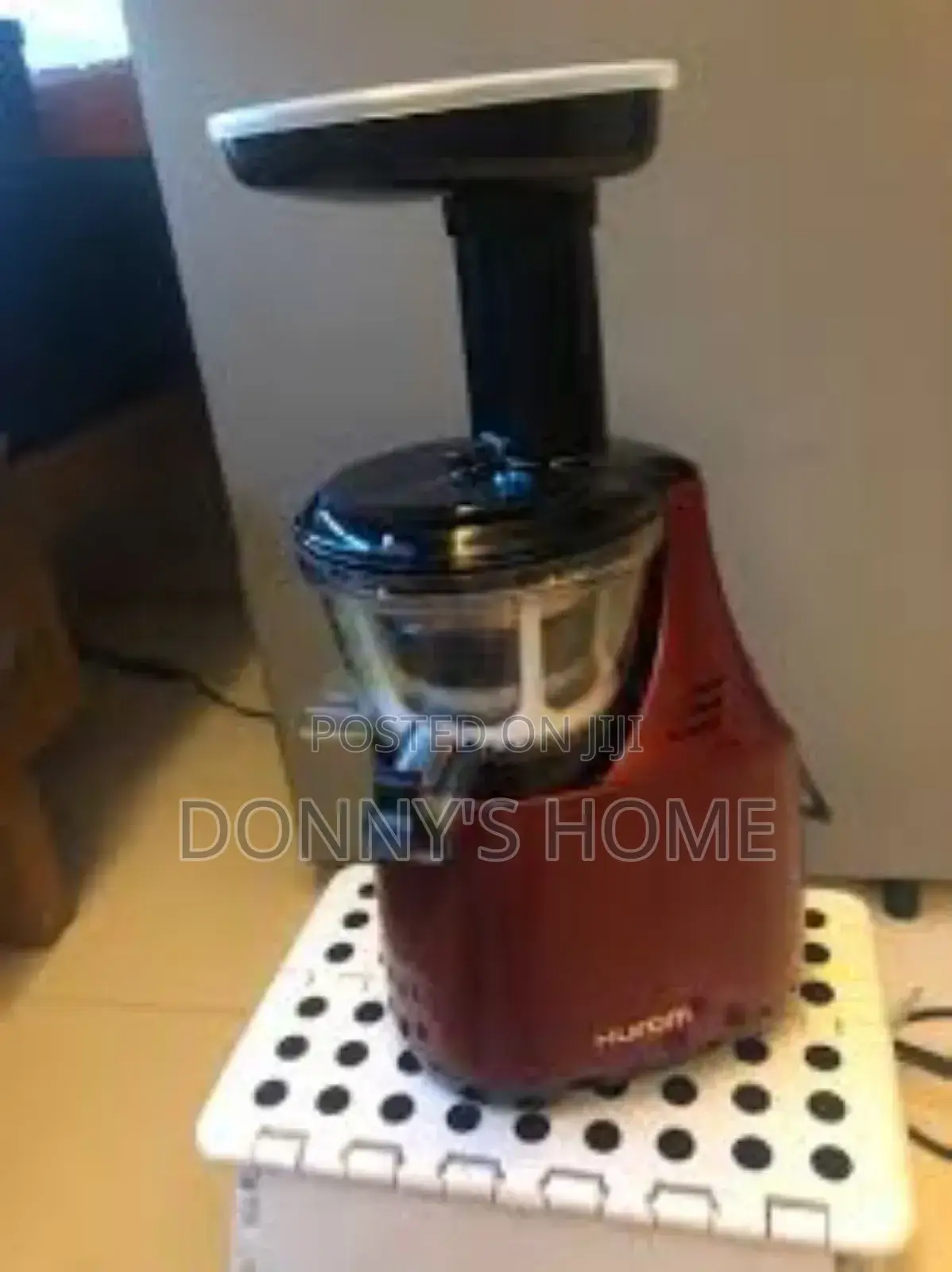 HUROM HU-100 Slow Juicer