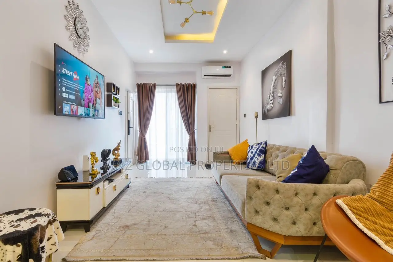 Luxury 2 Bedroom Apartment With Swimming Pool