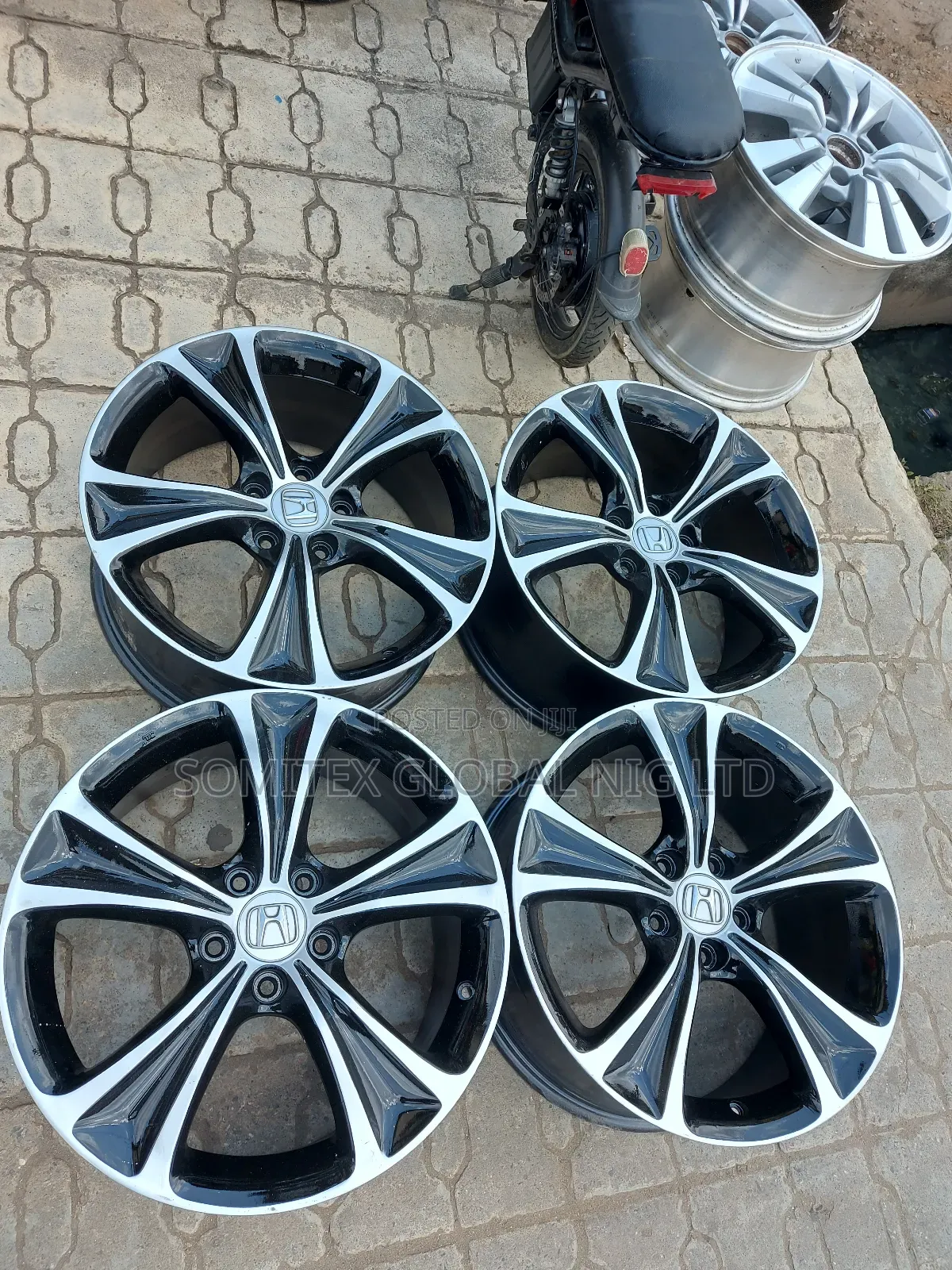 Alloyd Rim Honda 18inches!